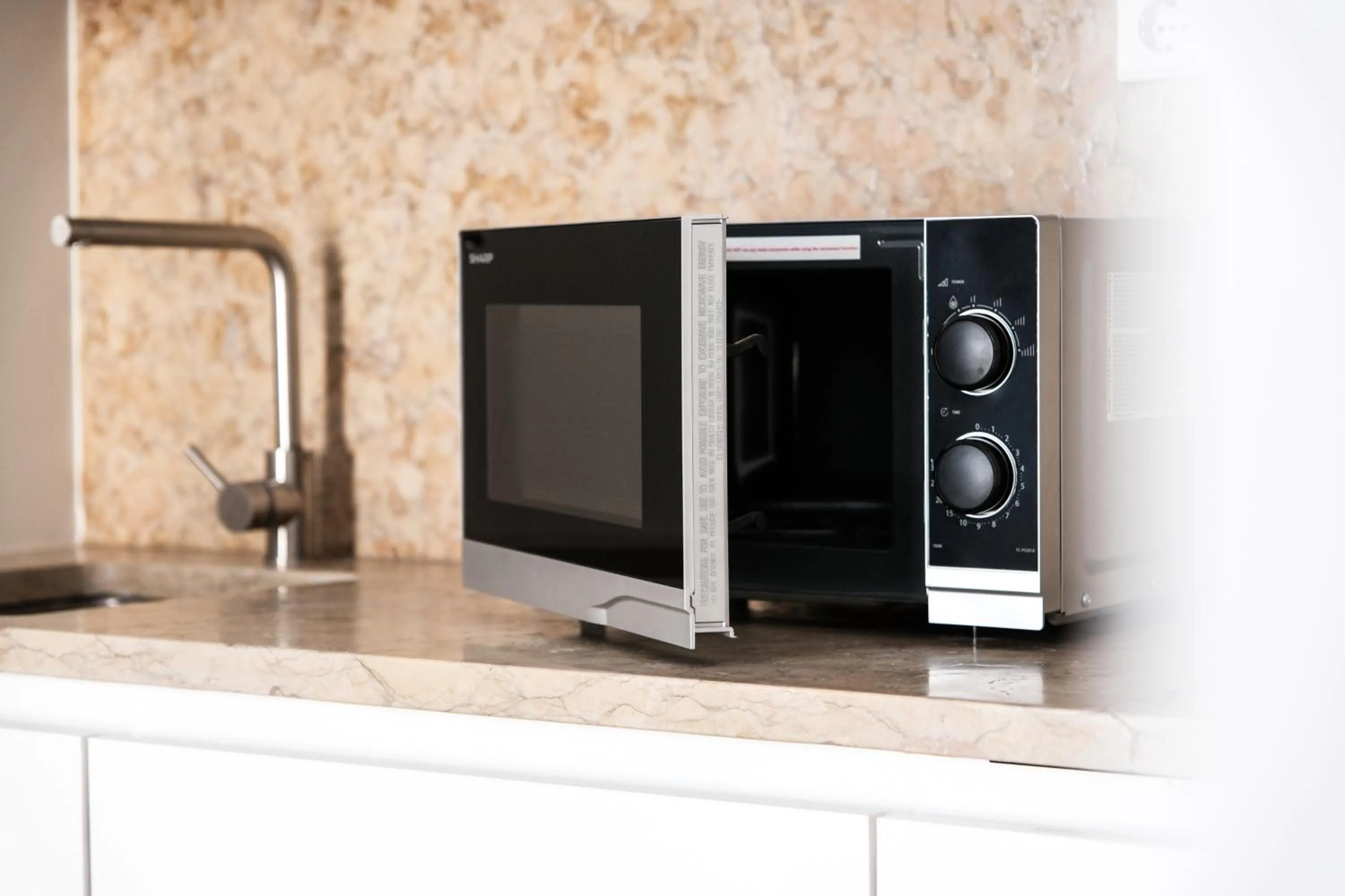 Kitchen or kitchenette in The House on the Pink Street in Lisbon
