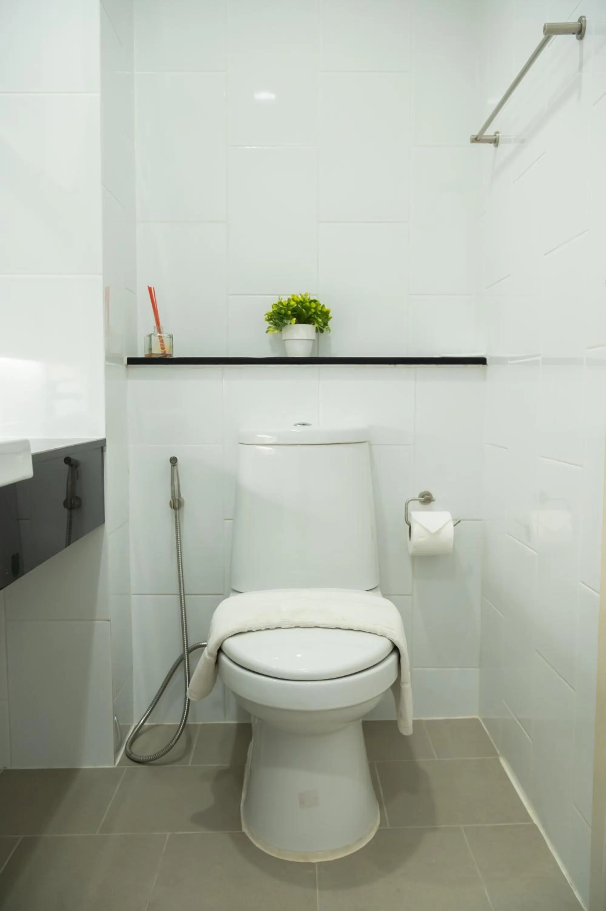 Toilet in Guuden Huahin Hotel