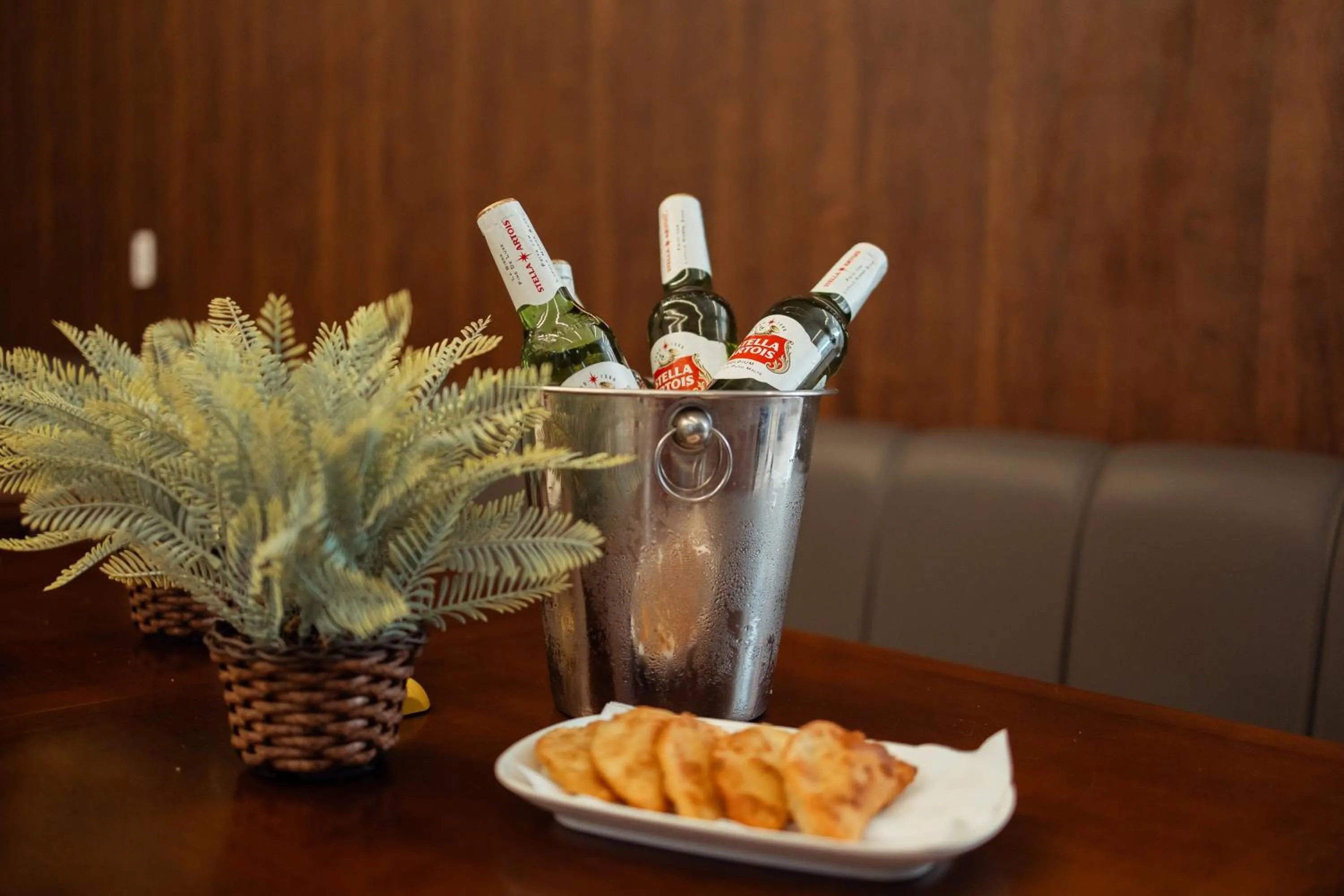 Food and drinks in Roma Hotel by H Hotéis - Airport