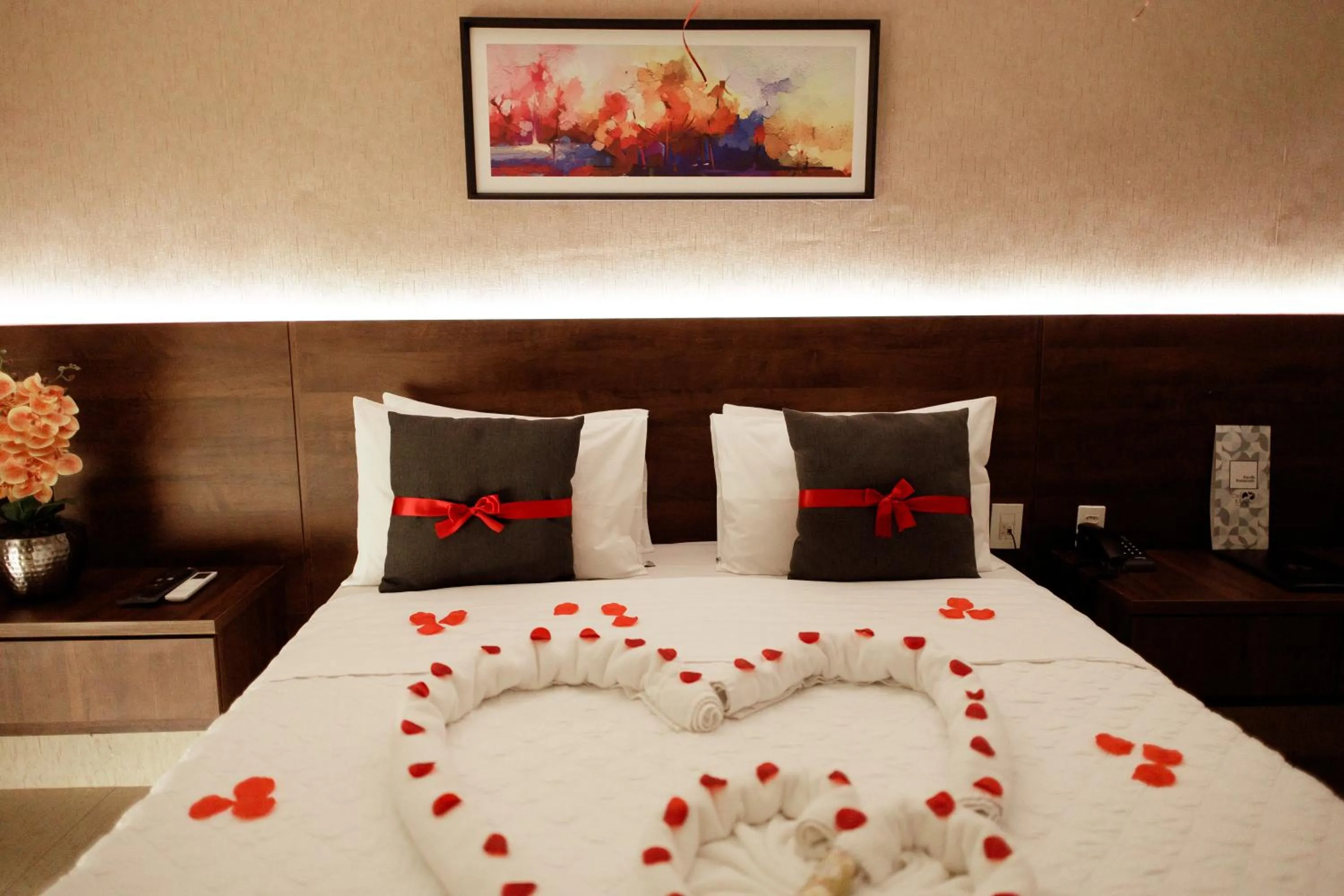 Bedroom, Bed in Roma Hotel by H Hotéis - Airport