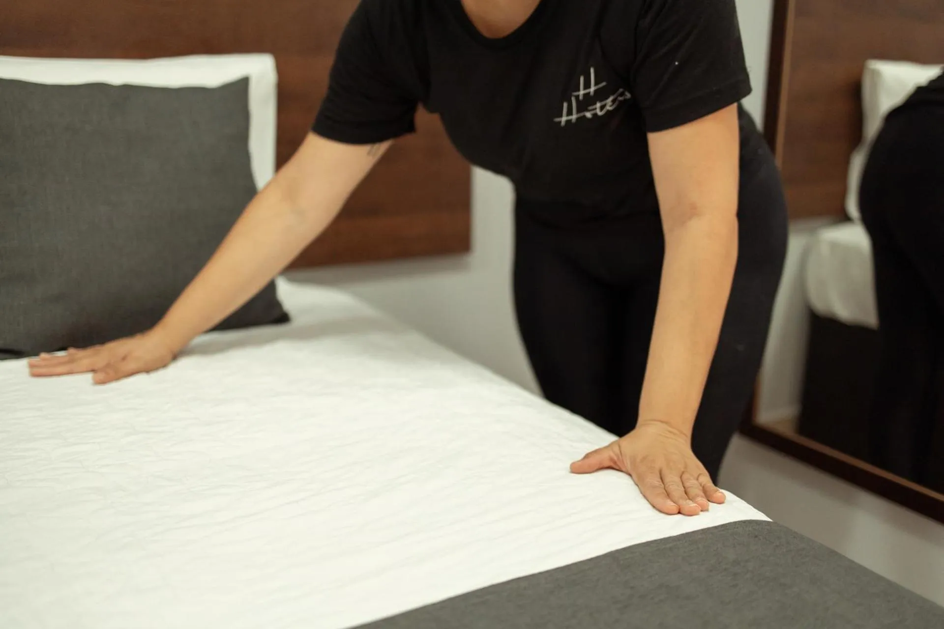 People, Bed in Roma Hotel by H Hotéis - Airport