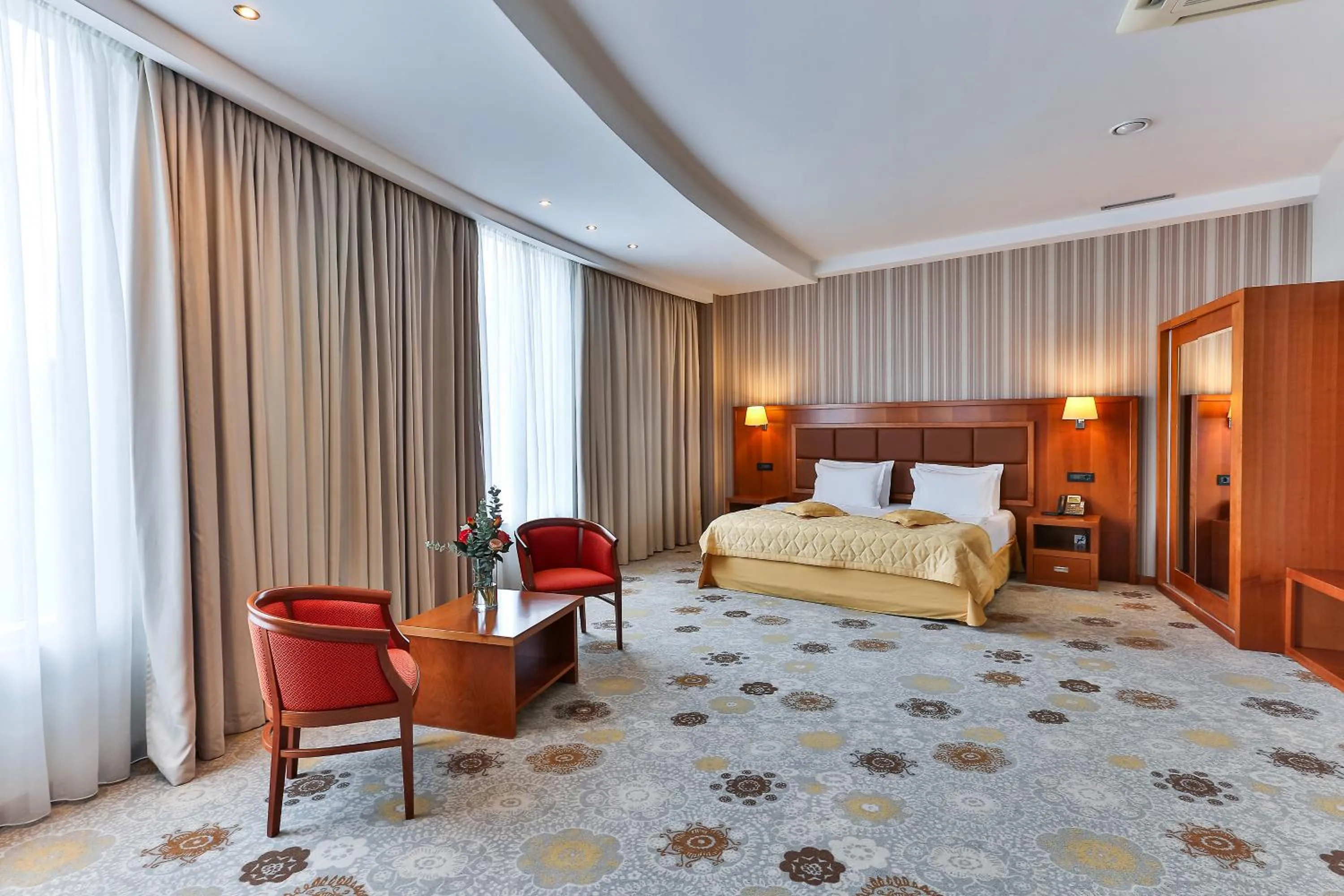 Bed in Kings Park Hotel