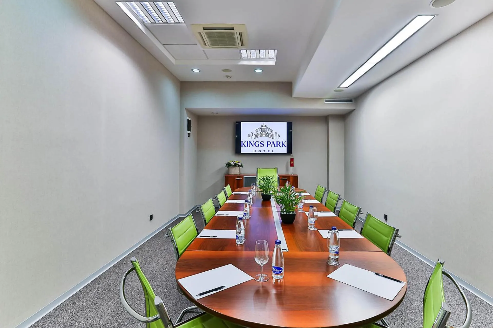 Meeting/conference room in Kings Park Hotel