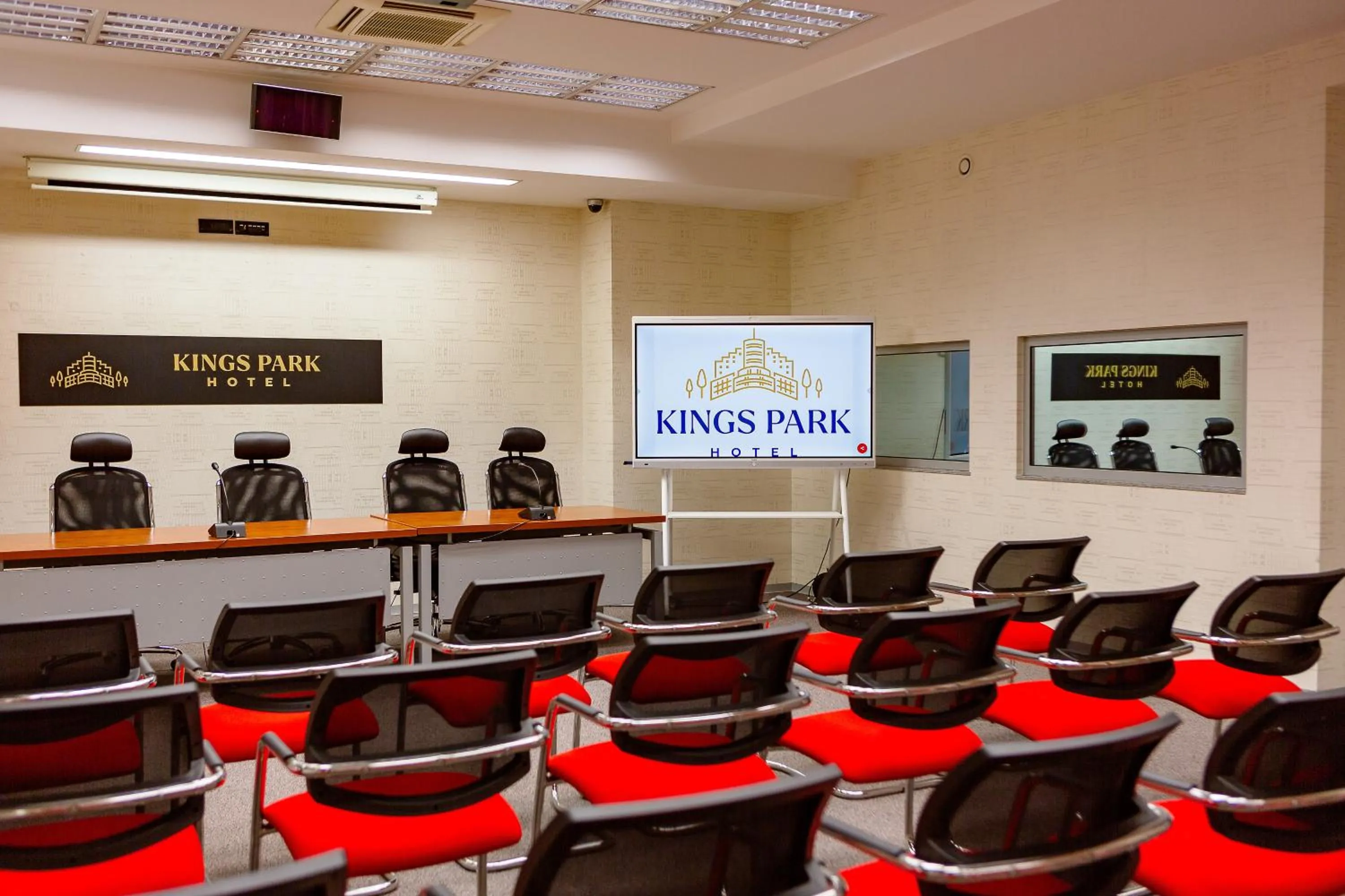 Meeting/conference room in Kings Park Hotel