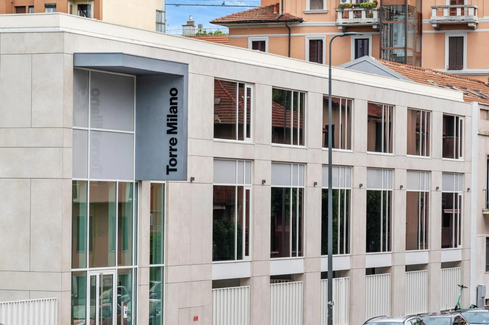 Facade/entrance in Limehome Milan via Stresa