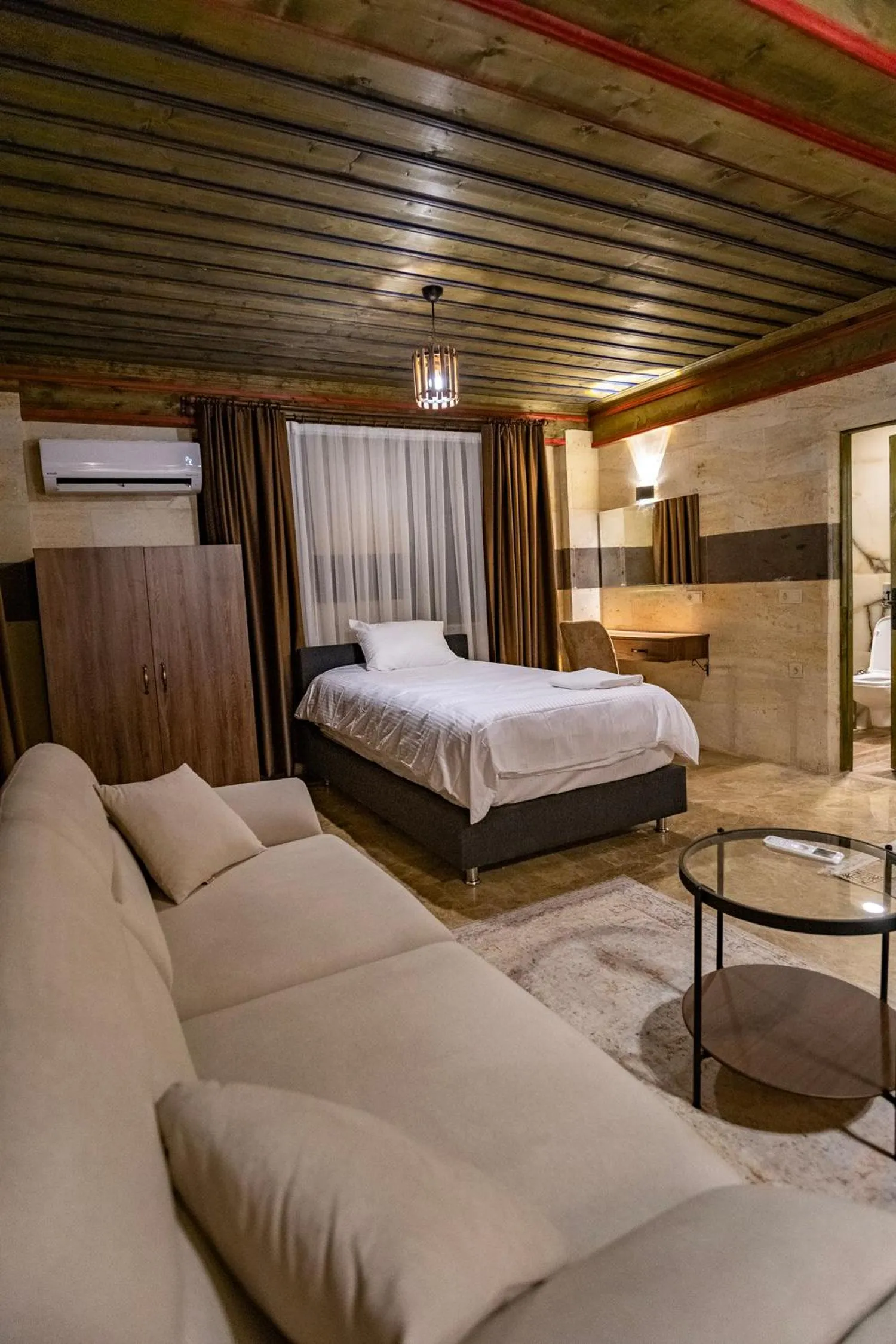 Bed in Uçhisar Premium