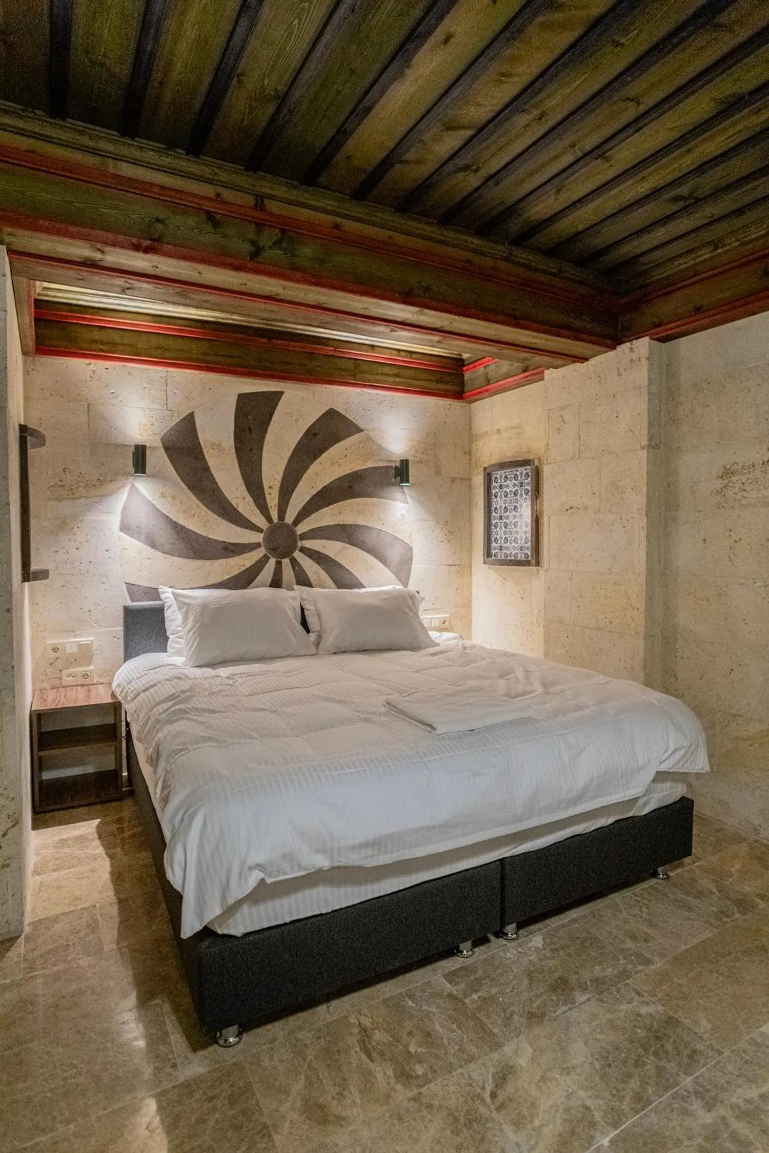 Bed in Uçhisar Premium