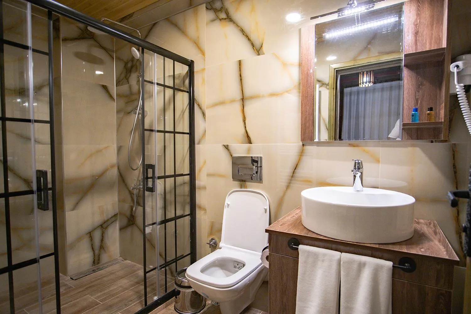 Toilet in Uçhisar Premium