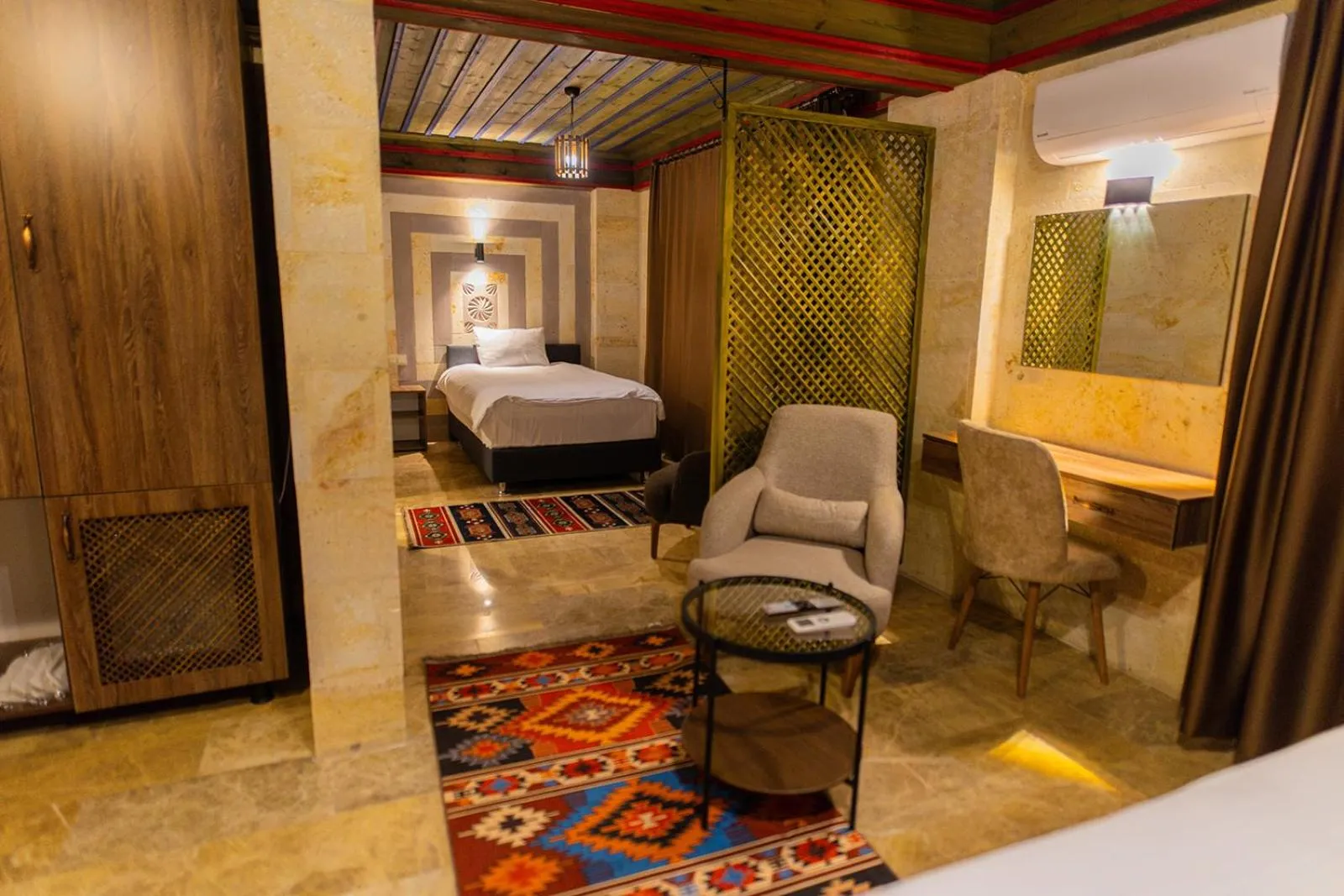 Bed in Uçhisar Premium