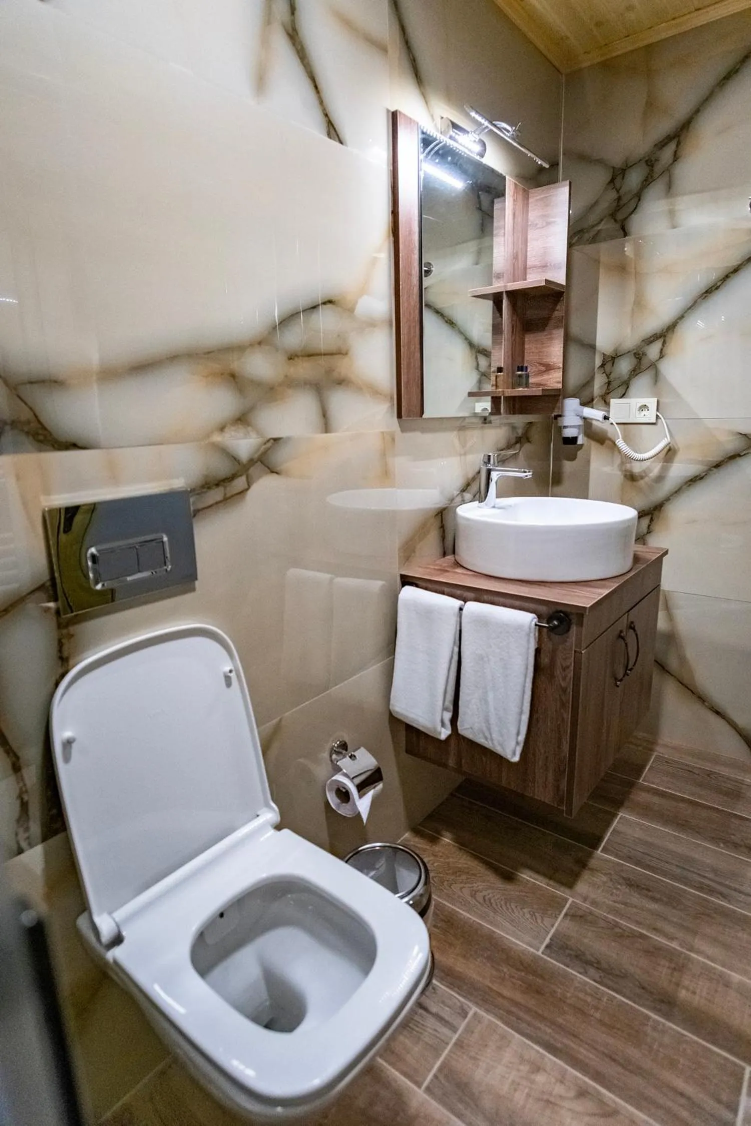 Toilet in Uçhisar Premium