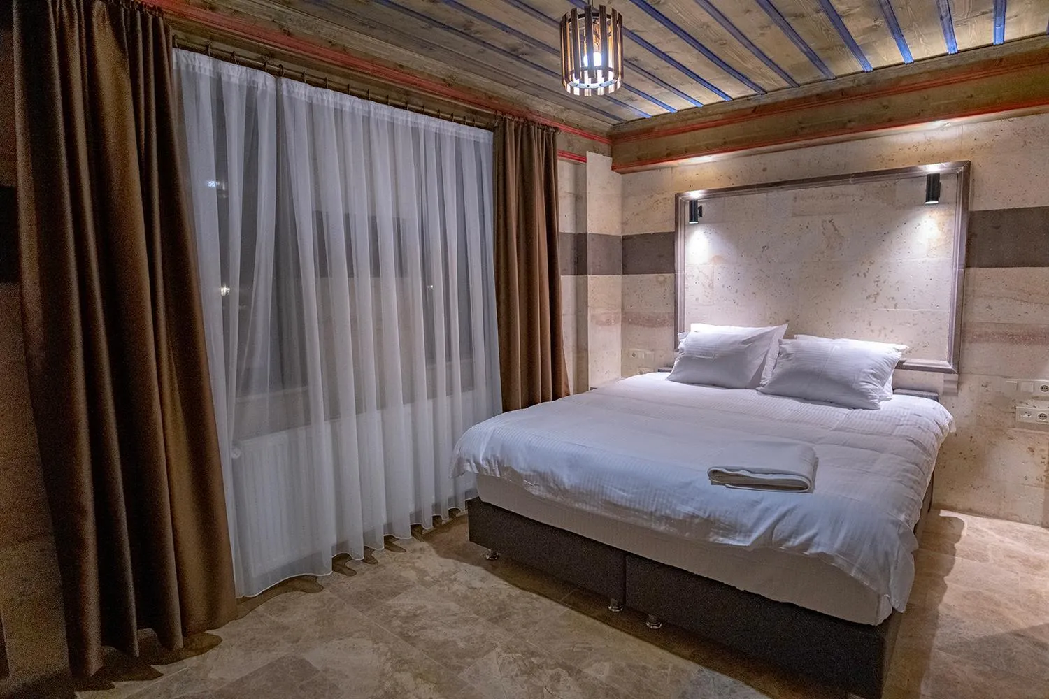 Bed in Uçhisar Premium