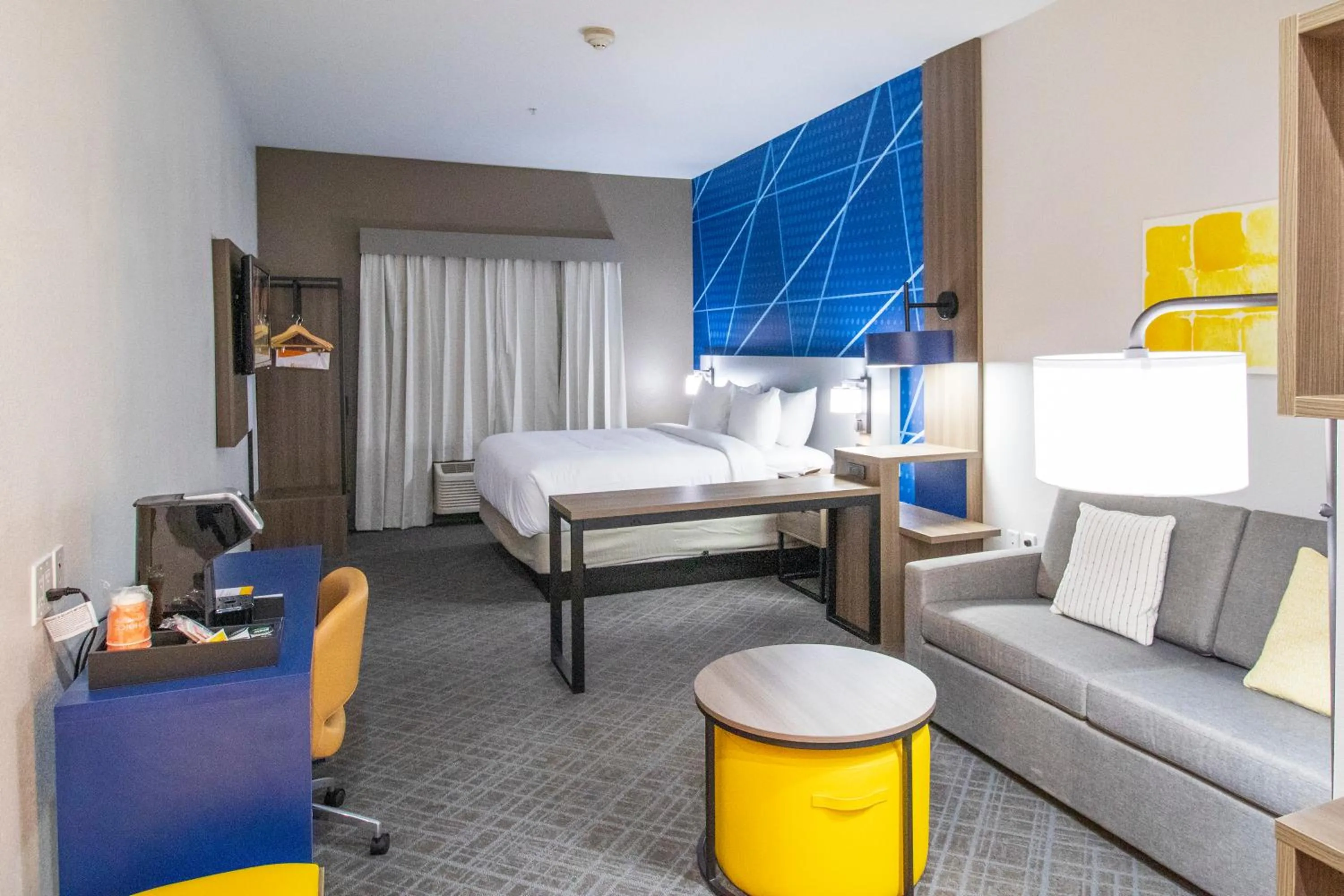 Bed in Comfort Inn & Suites Schulenburg