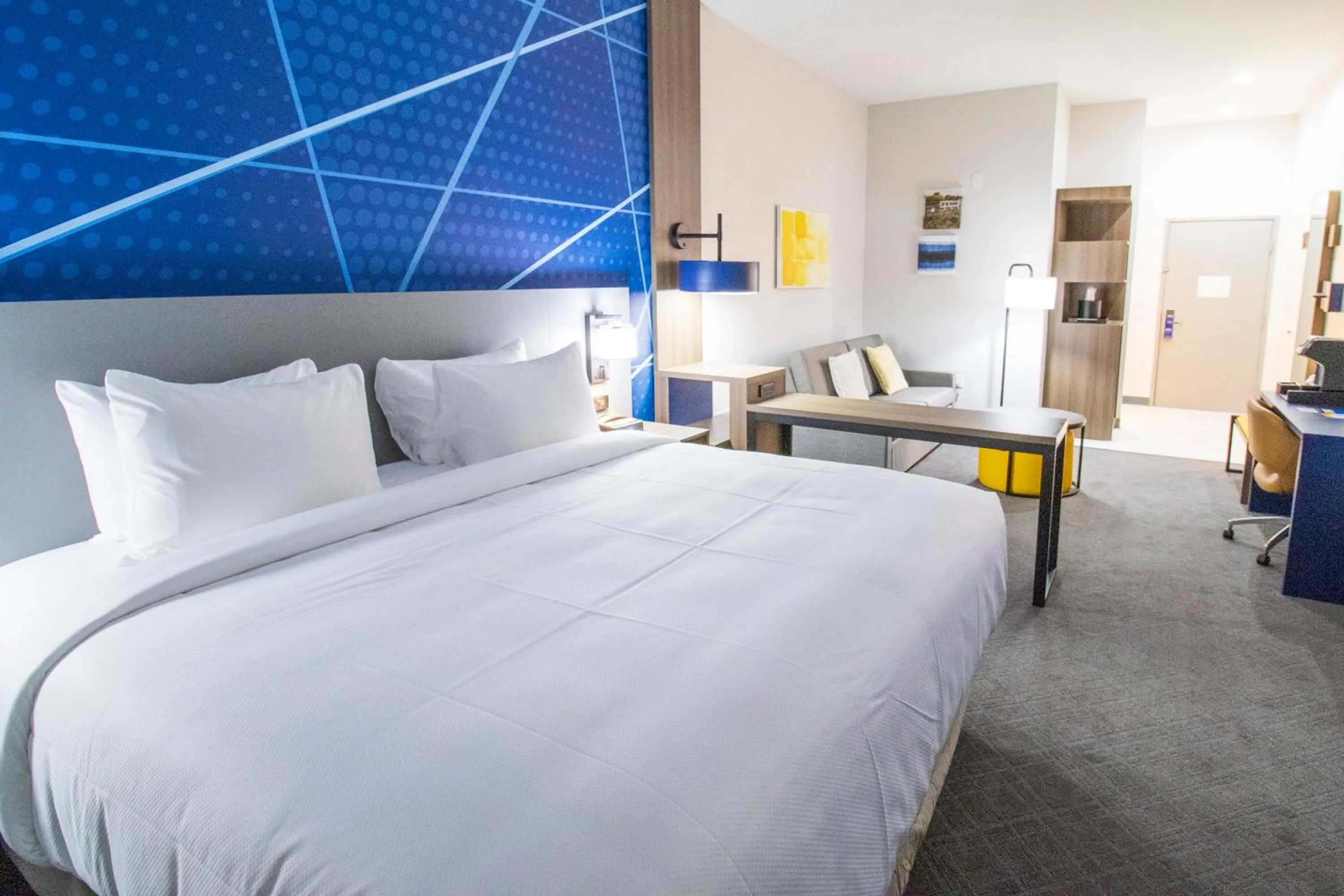 Bed in Comfort Inn & Suites Schulenburg