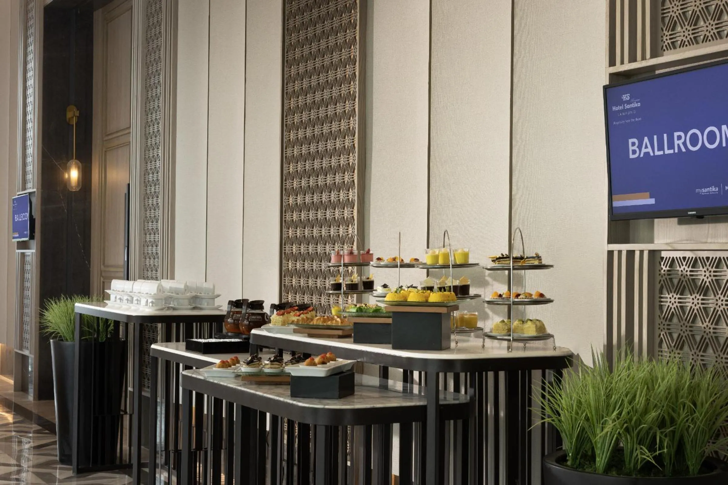 Food and drinks in Hotel Santika Premiere Lampung