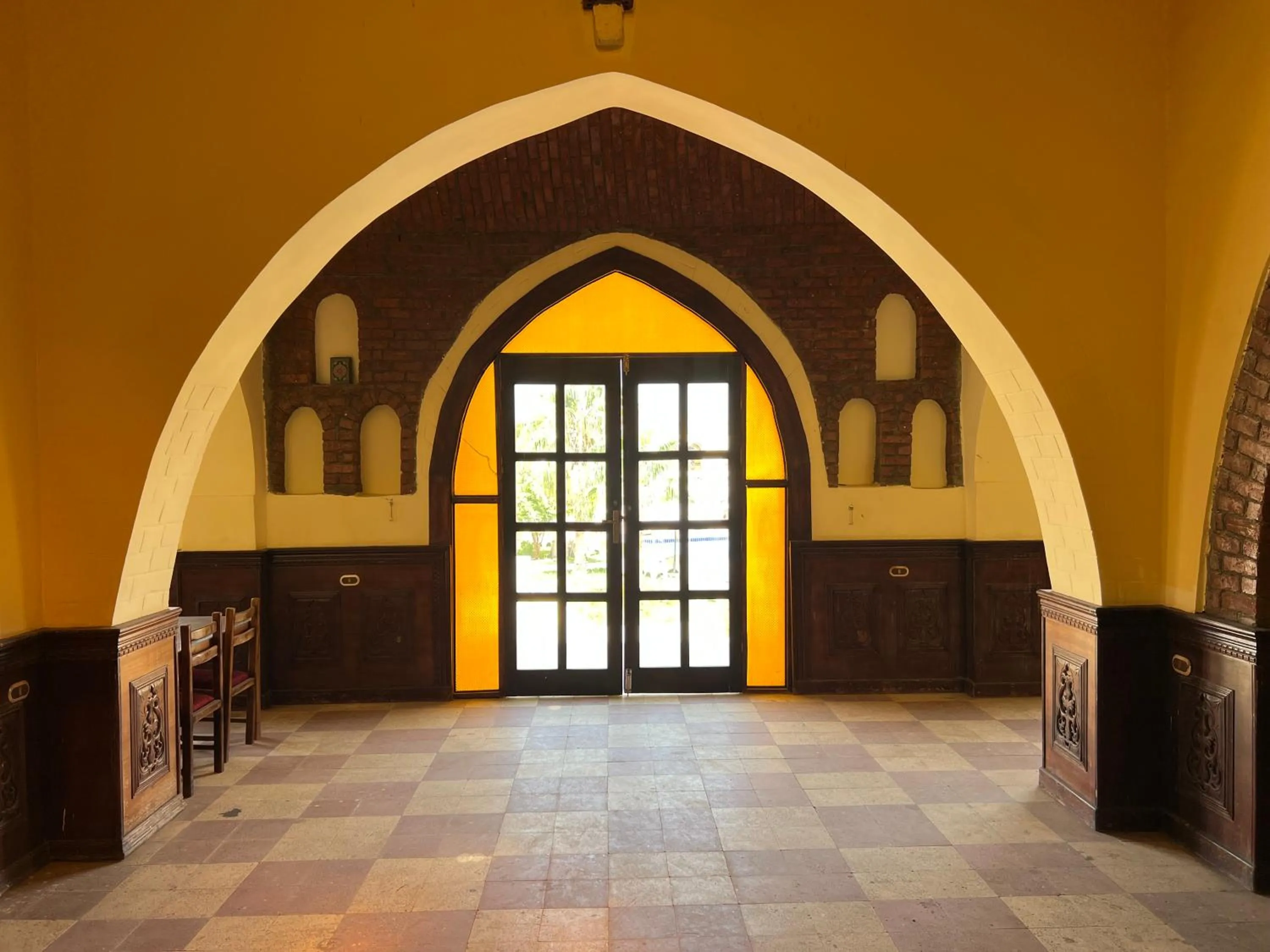 Restaurant/places to eat in Elphardous Oasis Hotel