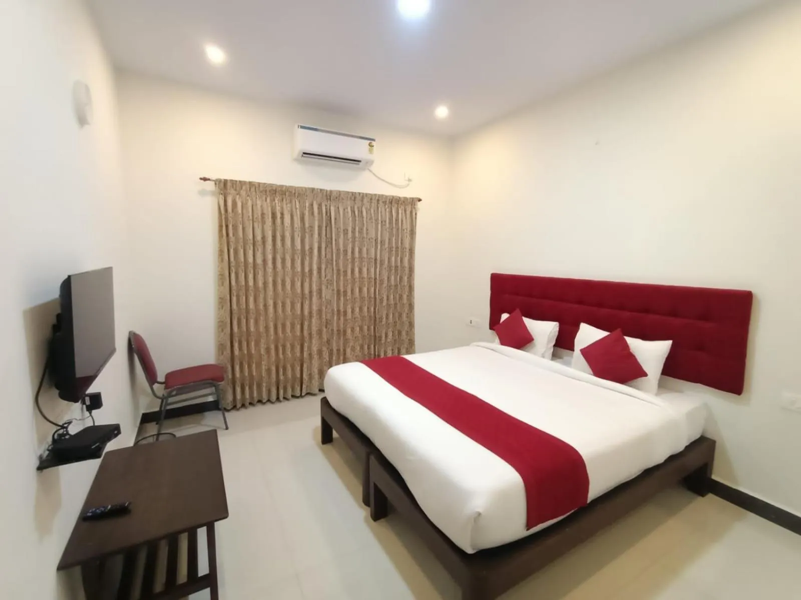 Bed in HOTEL TAWFEEQ PALACE