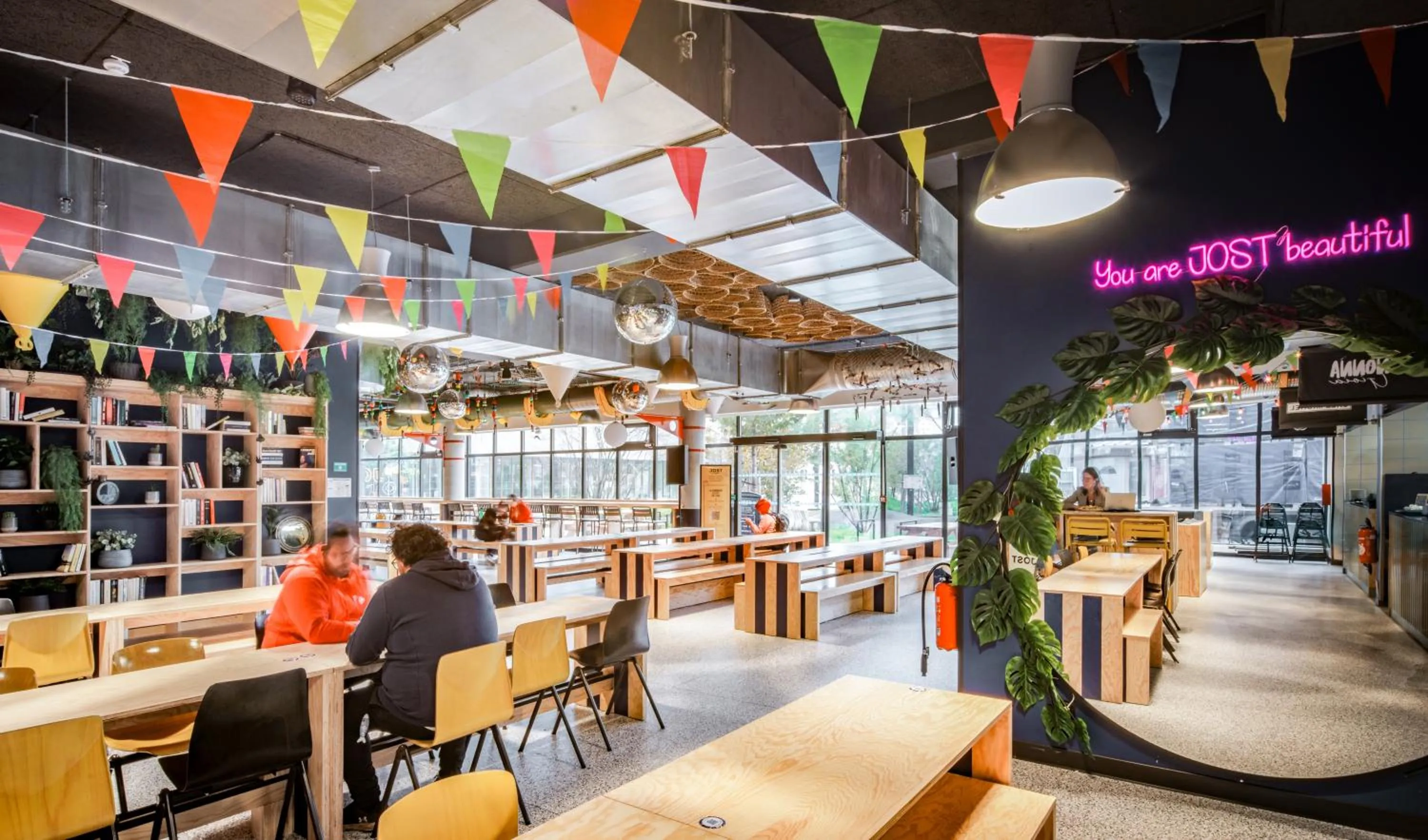 Restaurant/places to eat in JOST Hôtel Le Havre Centre Gare