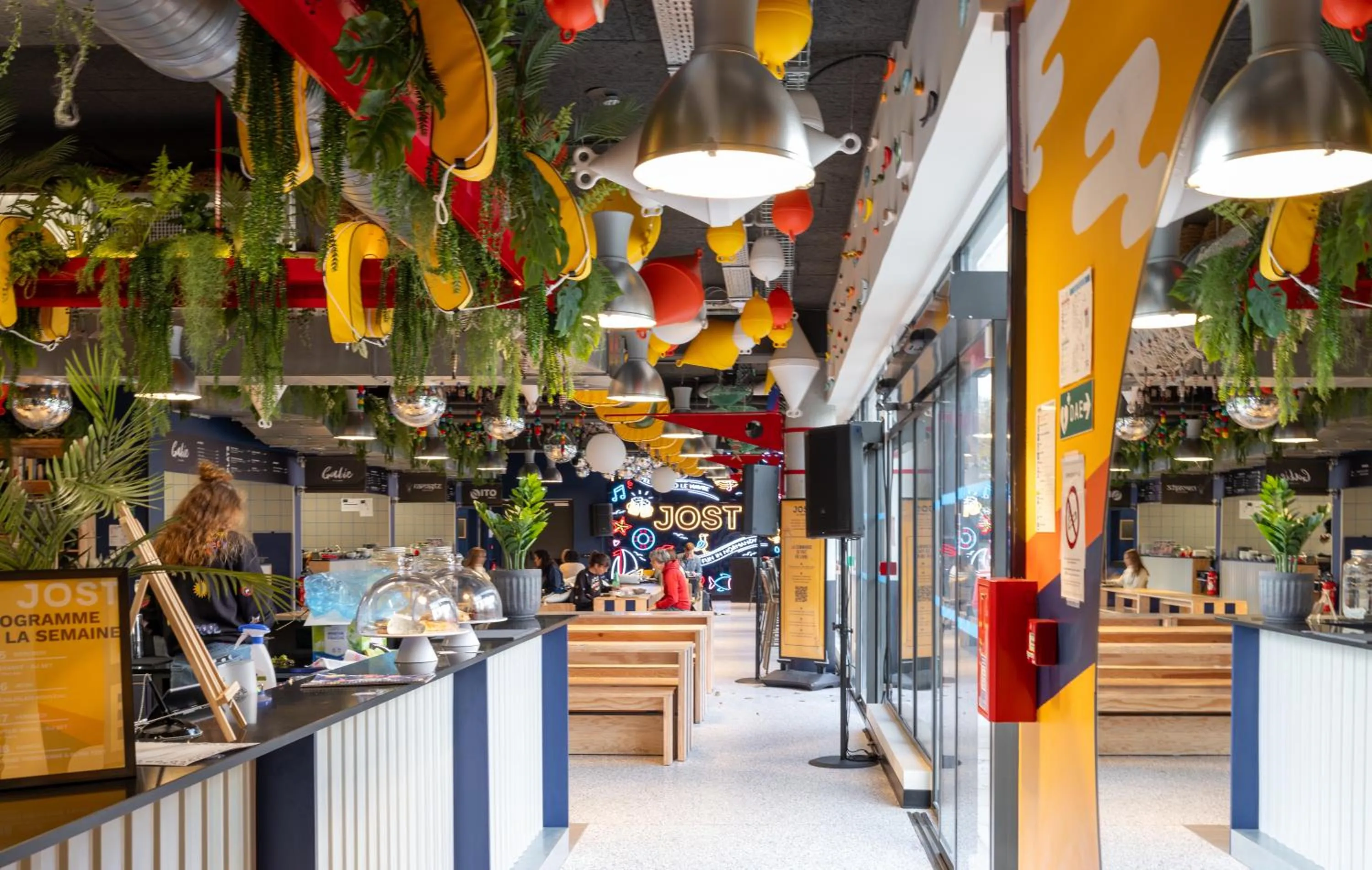 Lounge or bar in JOST Hôtel Le Havre Centre Gare