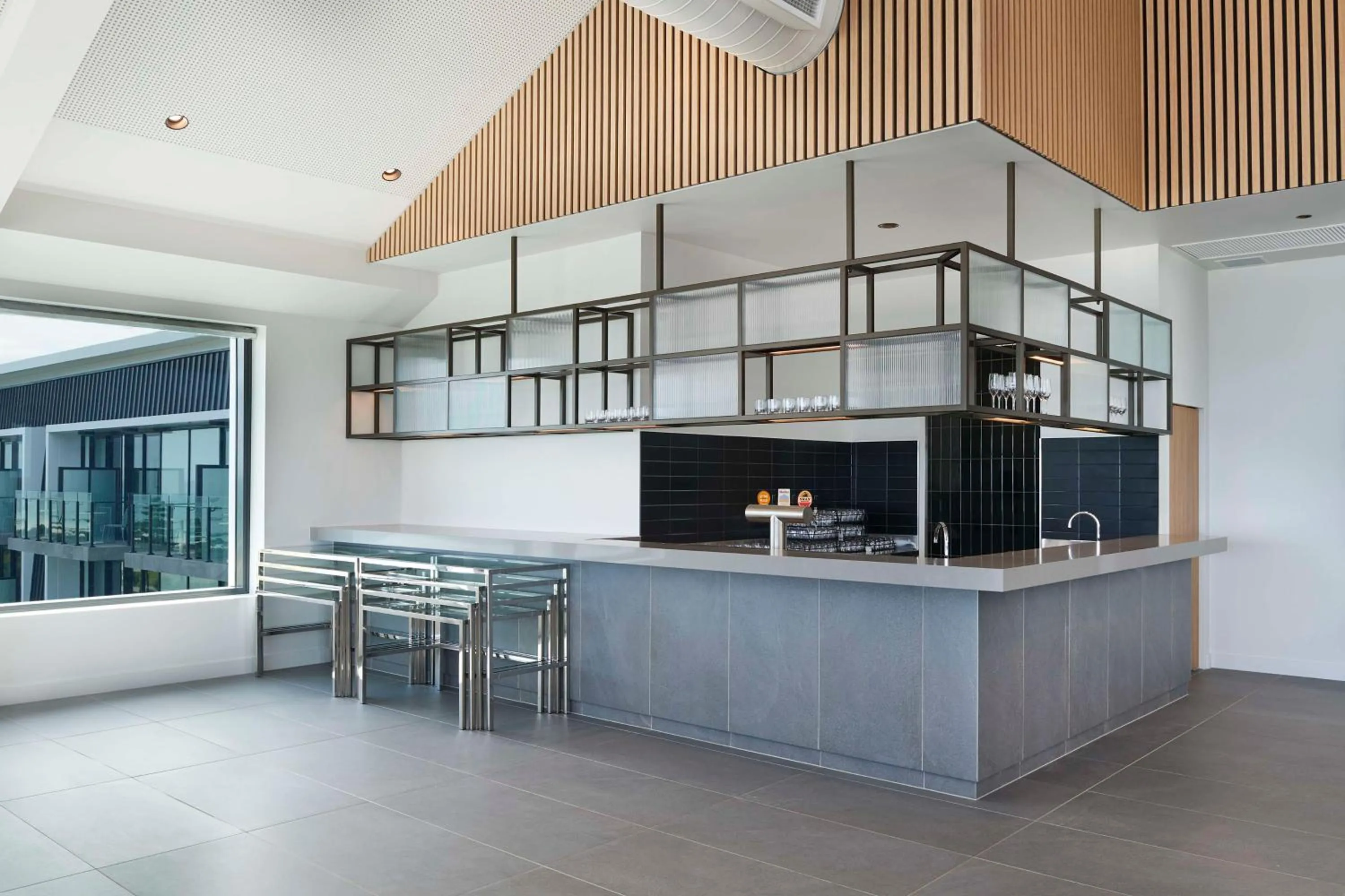 Lounge or bar in Hilton Garden Inn Busselton