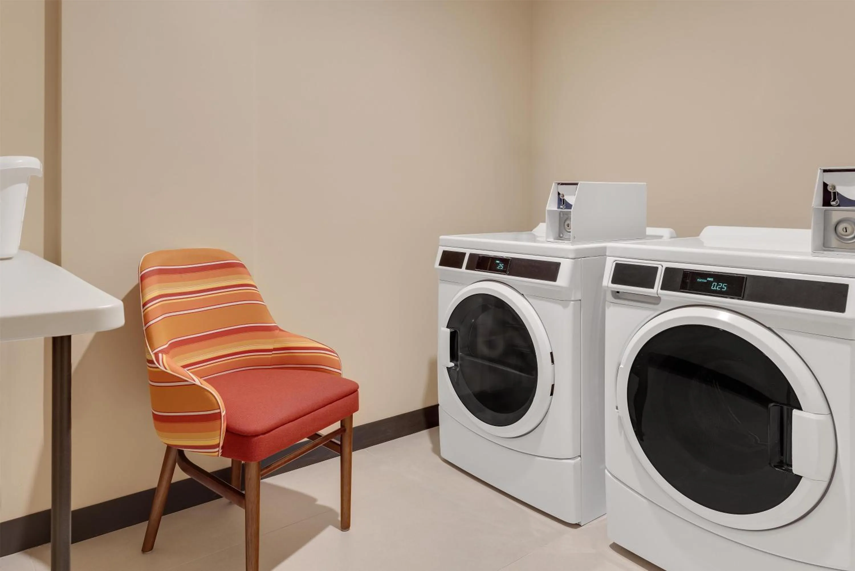 laundry in Hampton By Hilton Guanacaste Airport