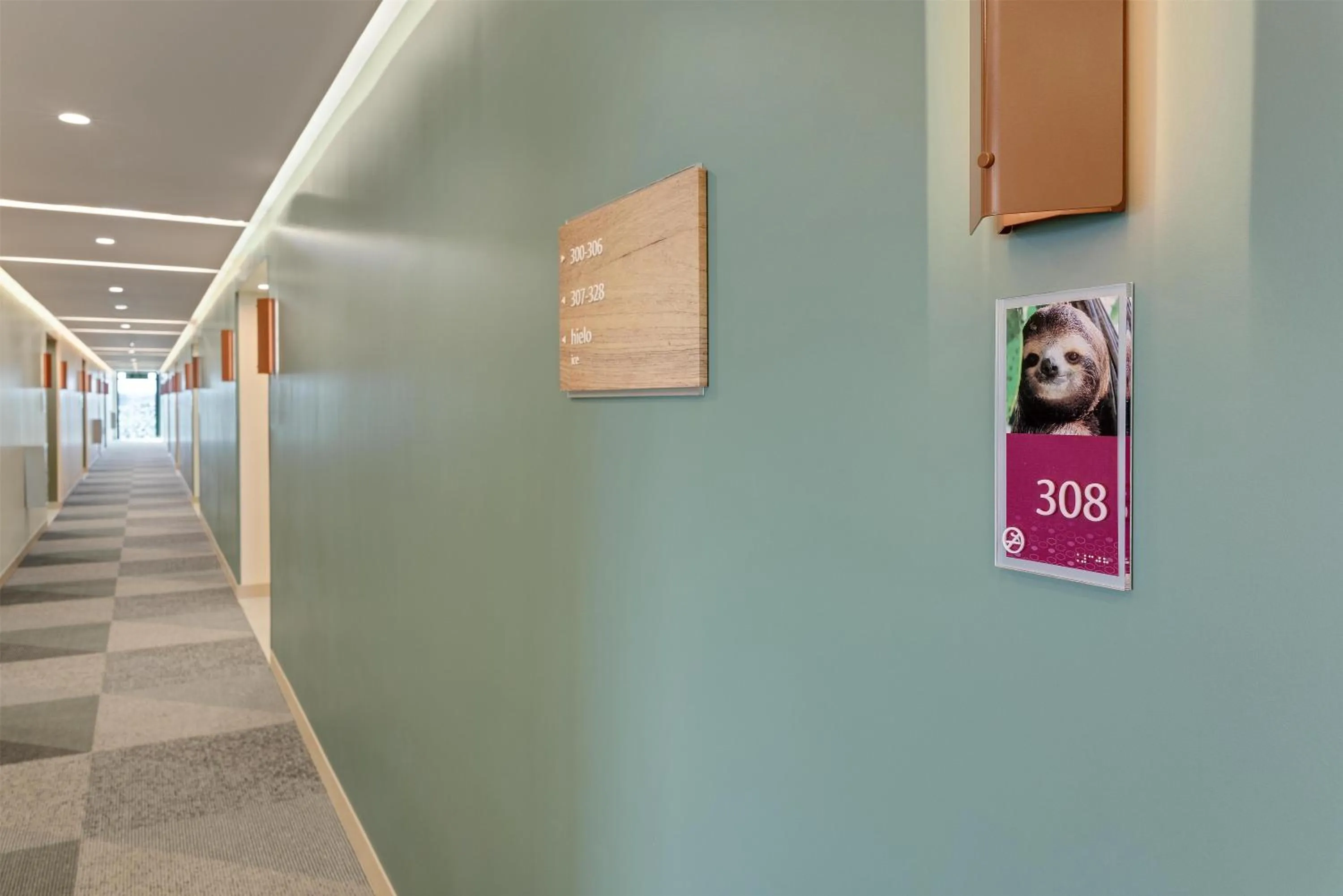 Lobby or reception in Hampton By Hilton Guanacaste Airport