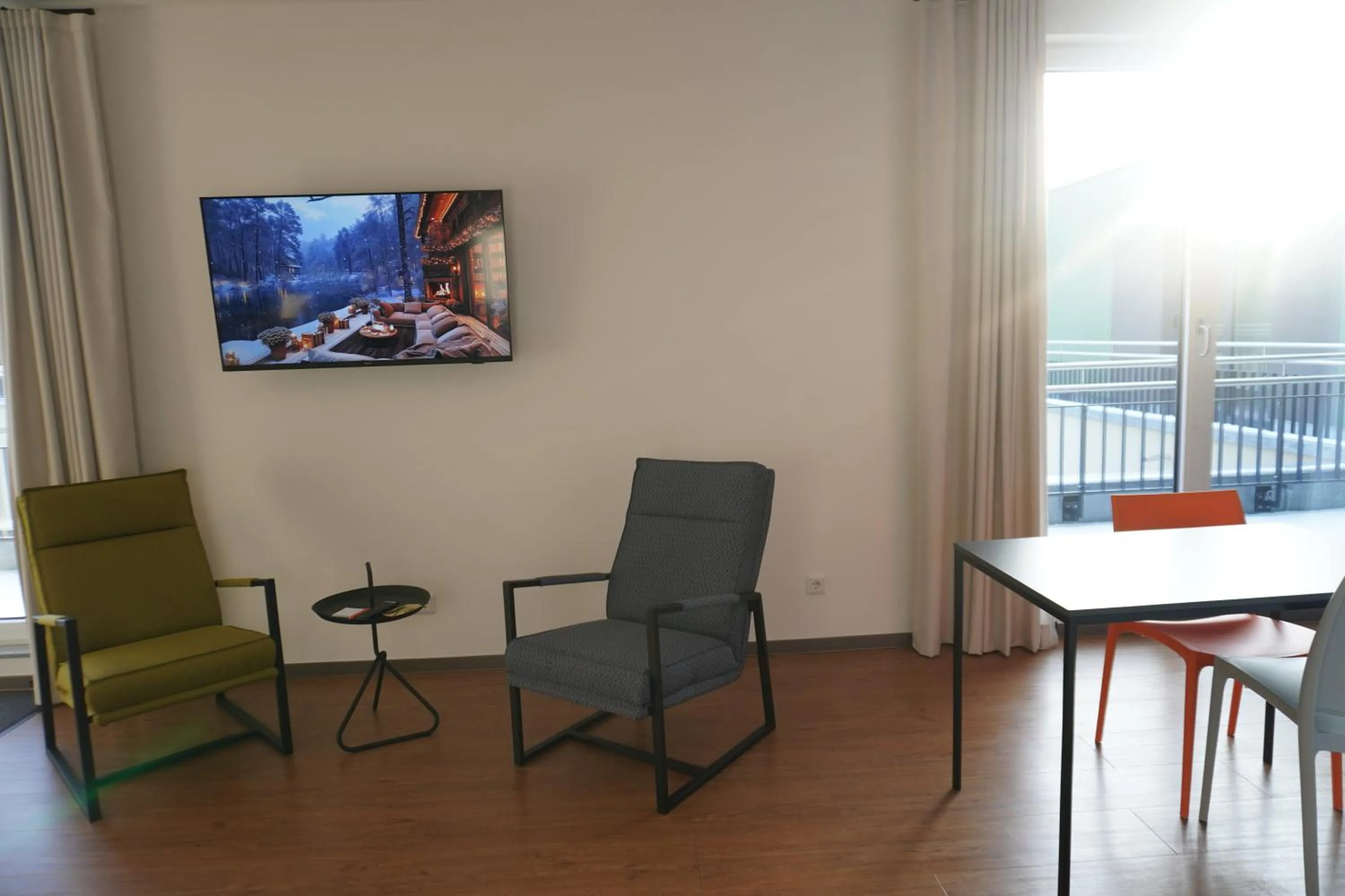 TV and multimedia in Fair n Square Hotel 24 Stunden Self-Check In