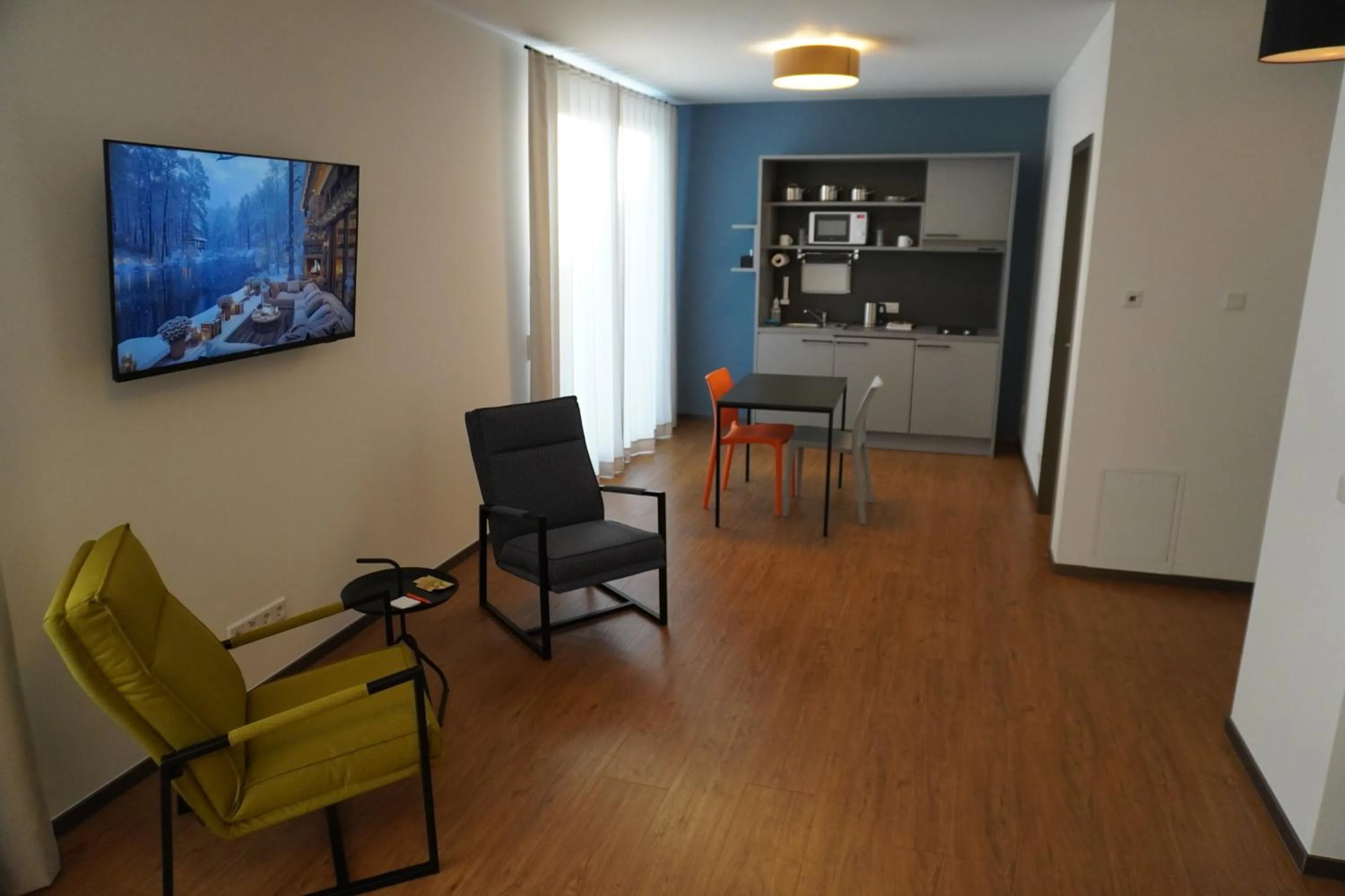 TV and multimedia in Fair n Square Hotel 24 Stunden Self-Check In