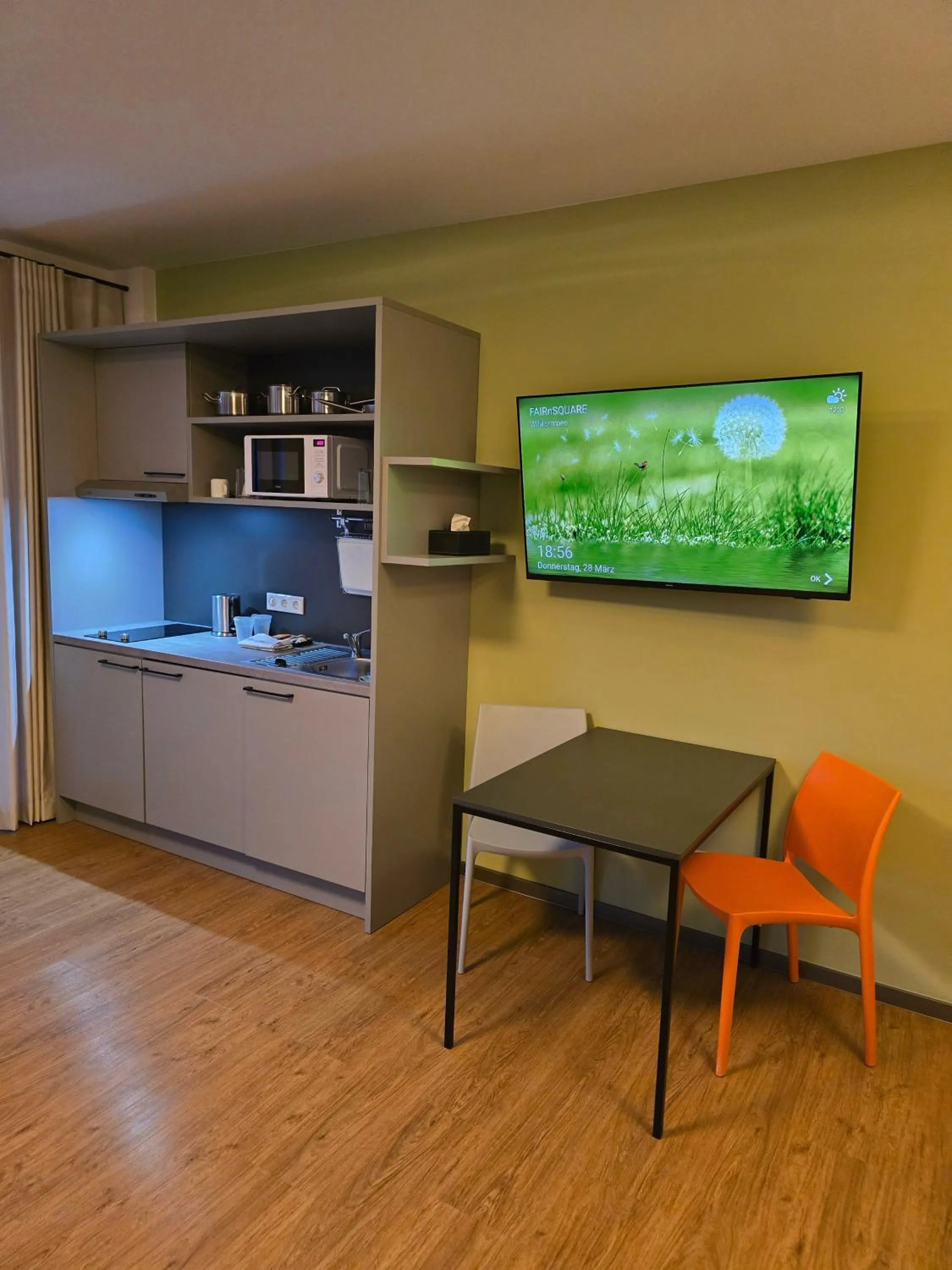 TV and multimedia in Fair n Square Hotel 24 Stunden Self-Check In