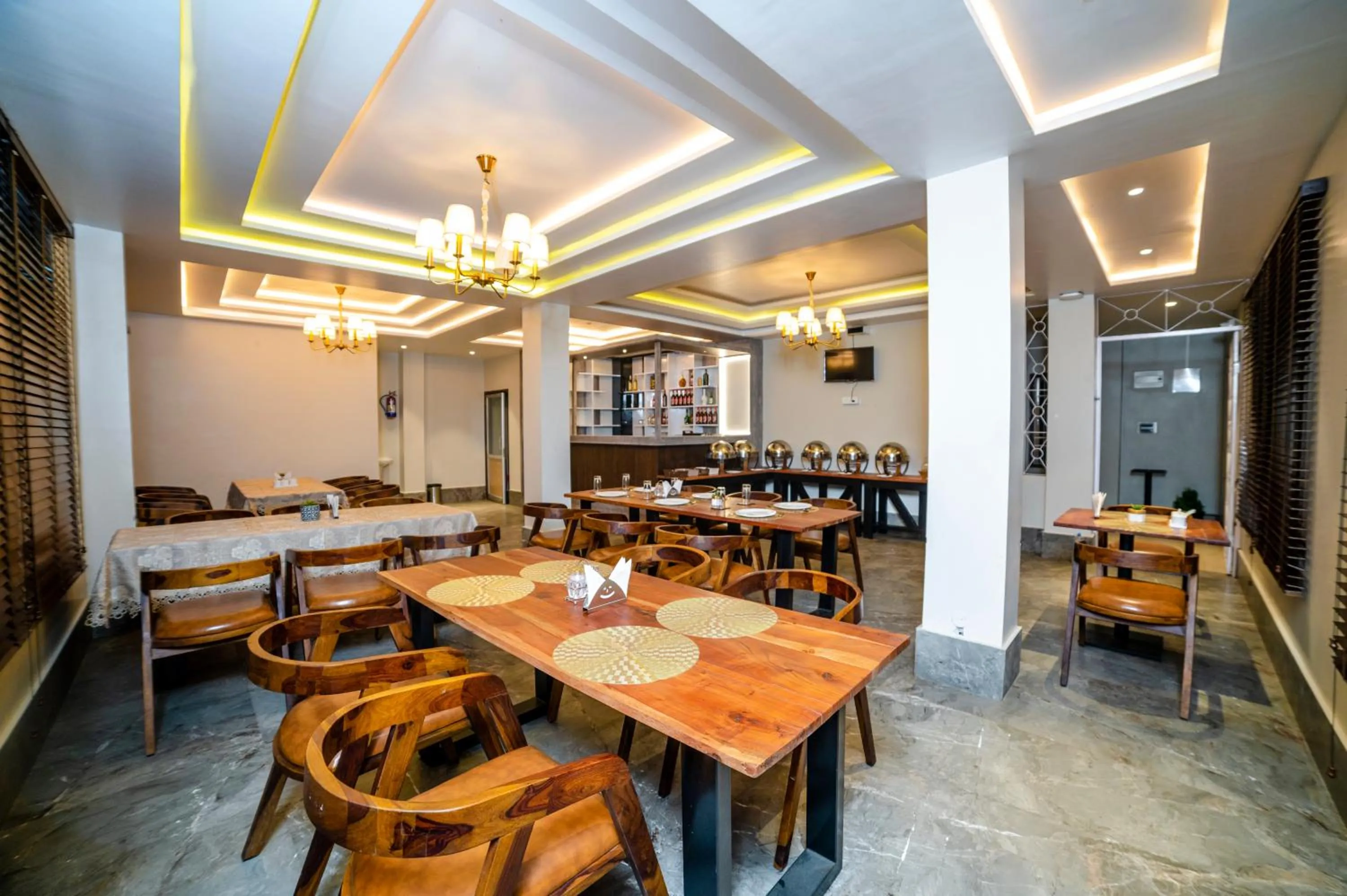 Restaurant/Places to Eat in Hotel Alpha Omega