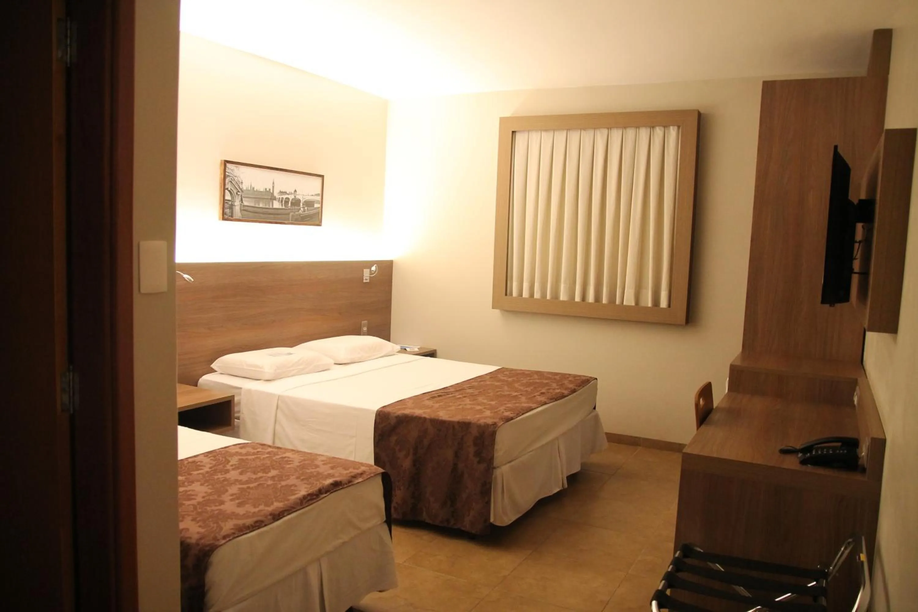 Photo of the whole room, Bed in Orion Inn Hotel