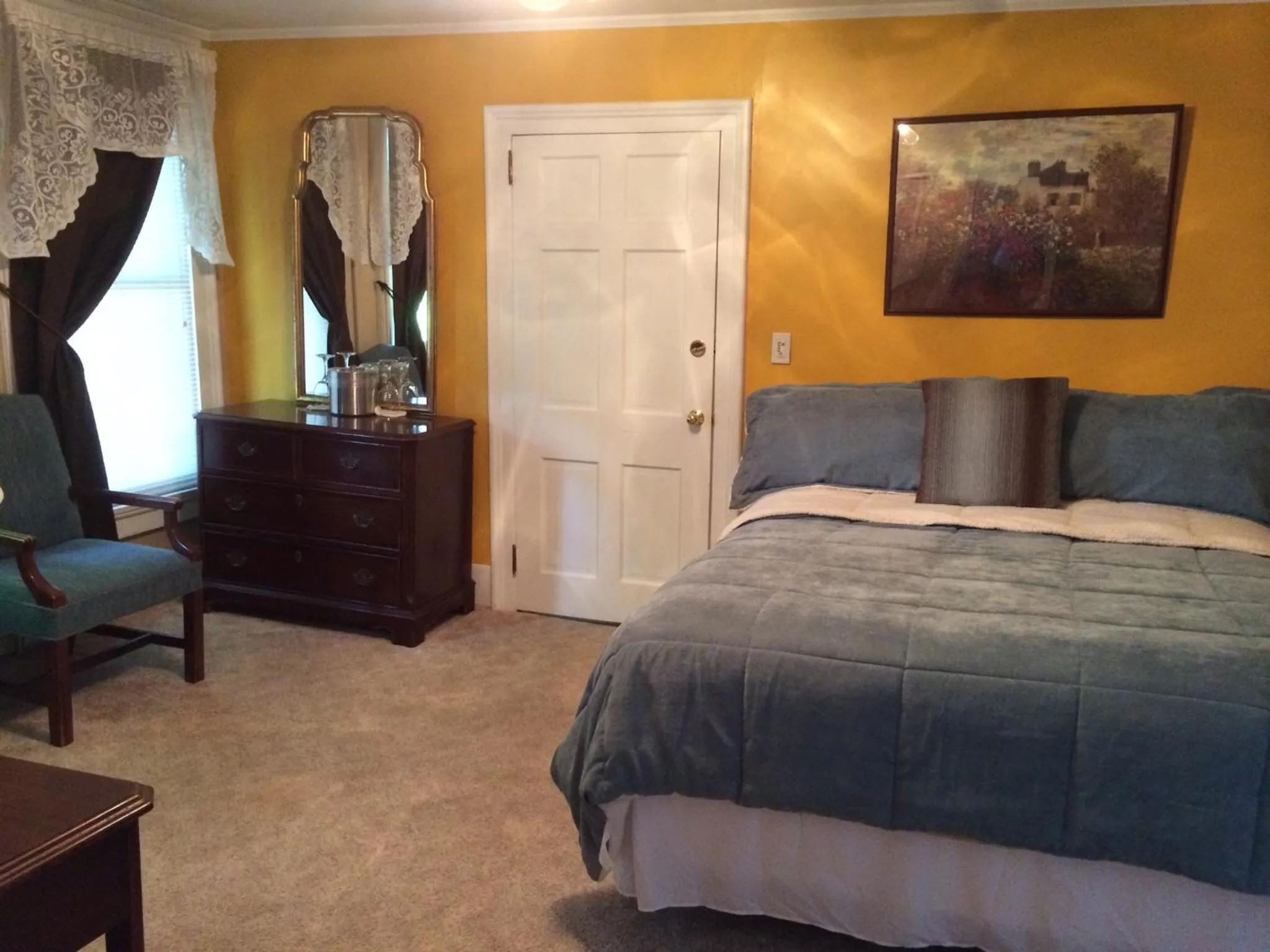 Day in The Tunnicliff Inn