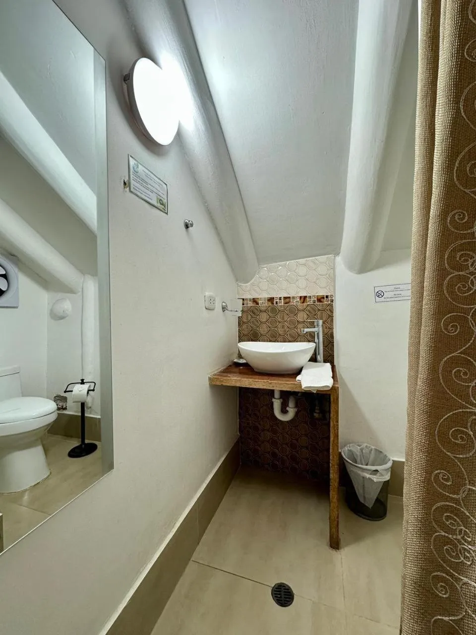 Bathroom in Kori Gems Inn