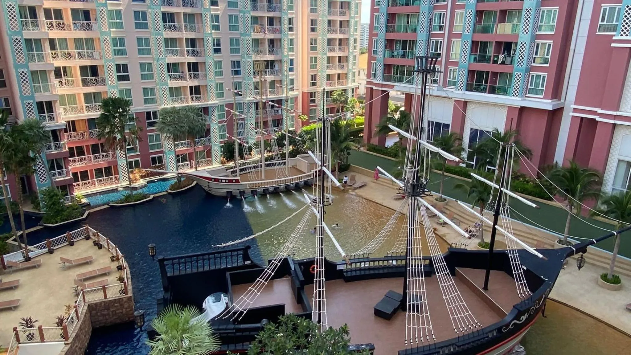 Day in Grande Caribbean Condo Resort