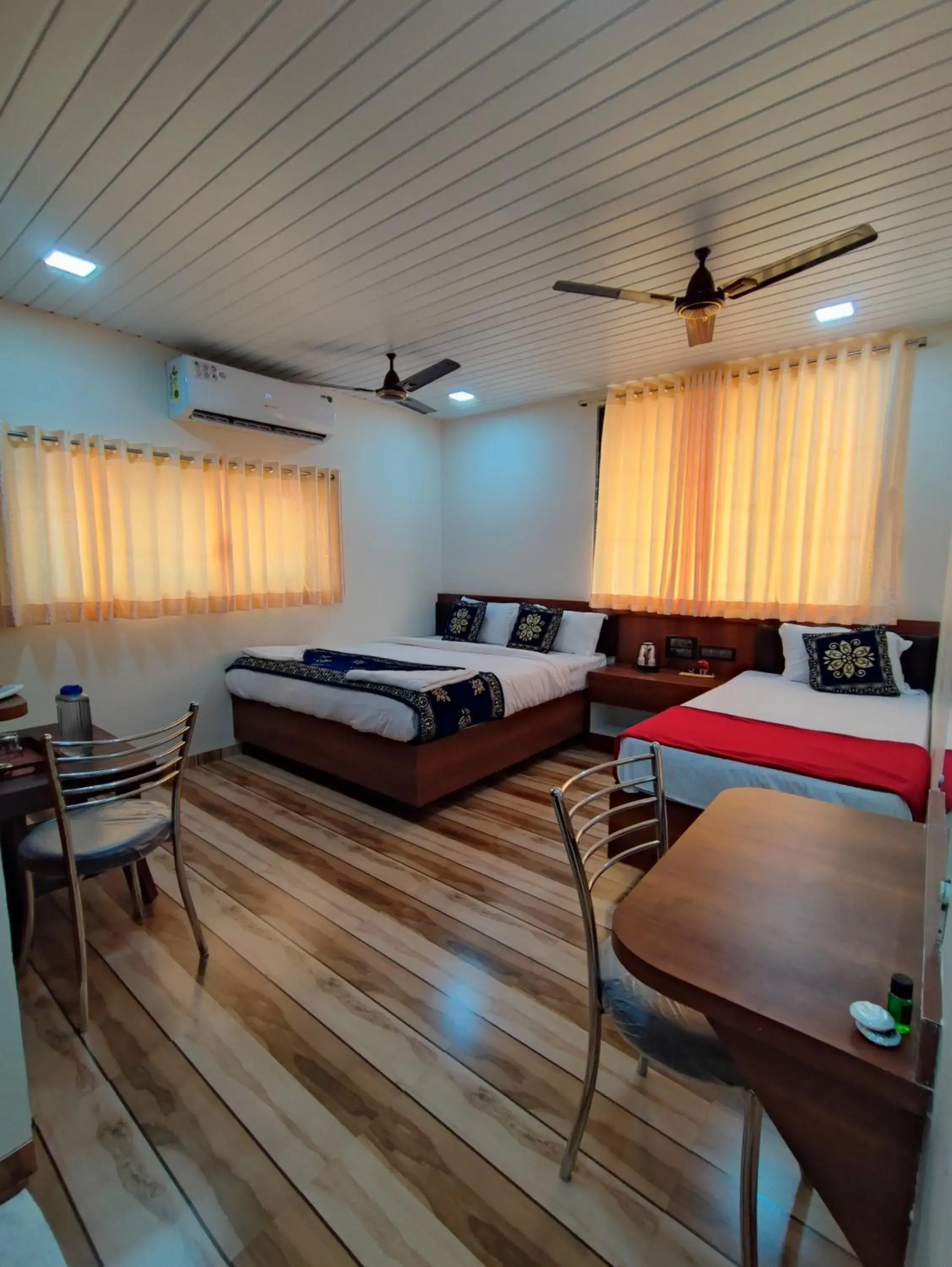 Basic Triple Room in Hotel Starlit Basic Triple Room in Hotel Starlit