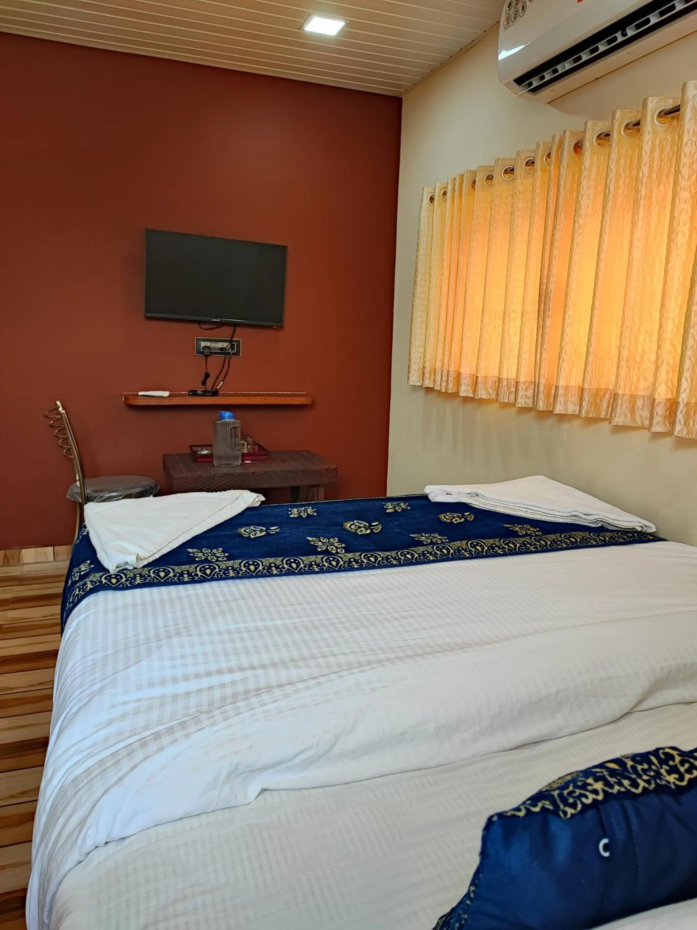 TV and multimedia, Bed in Hotel Starlit