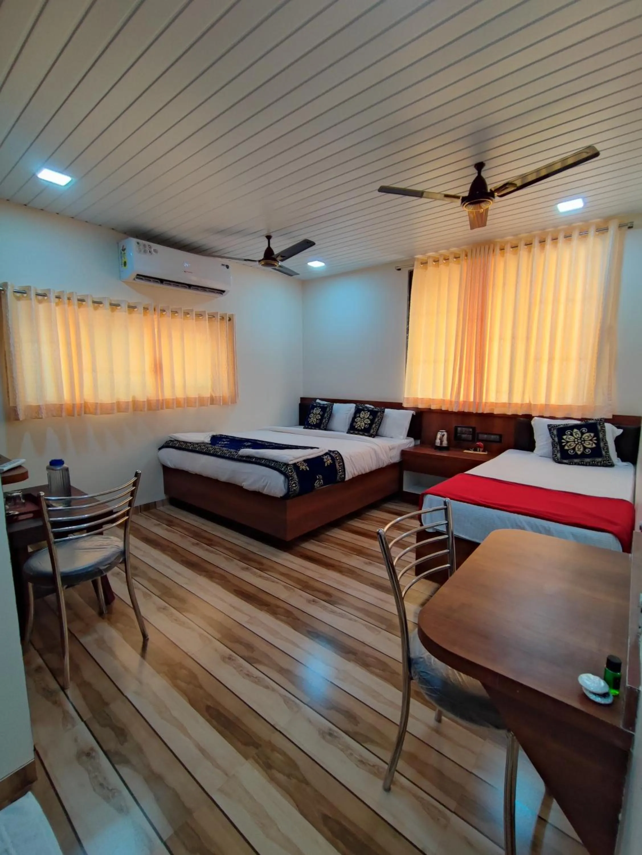 Photo of the whole room, Bed in Hotel Starlit