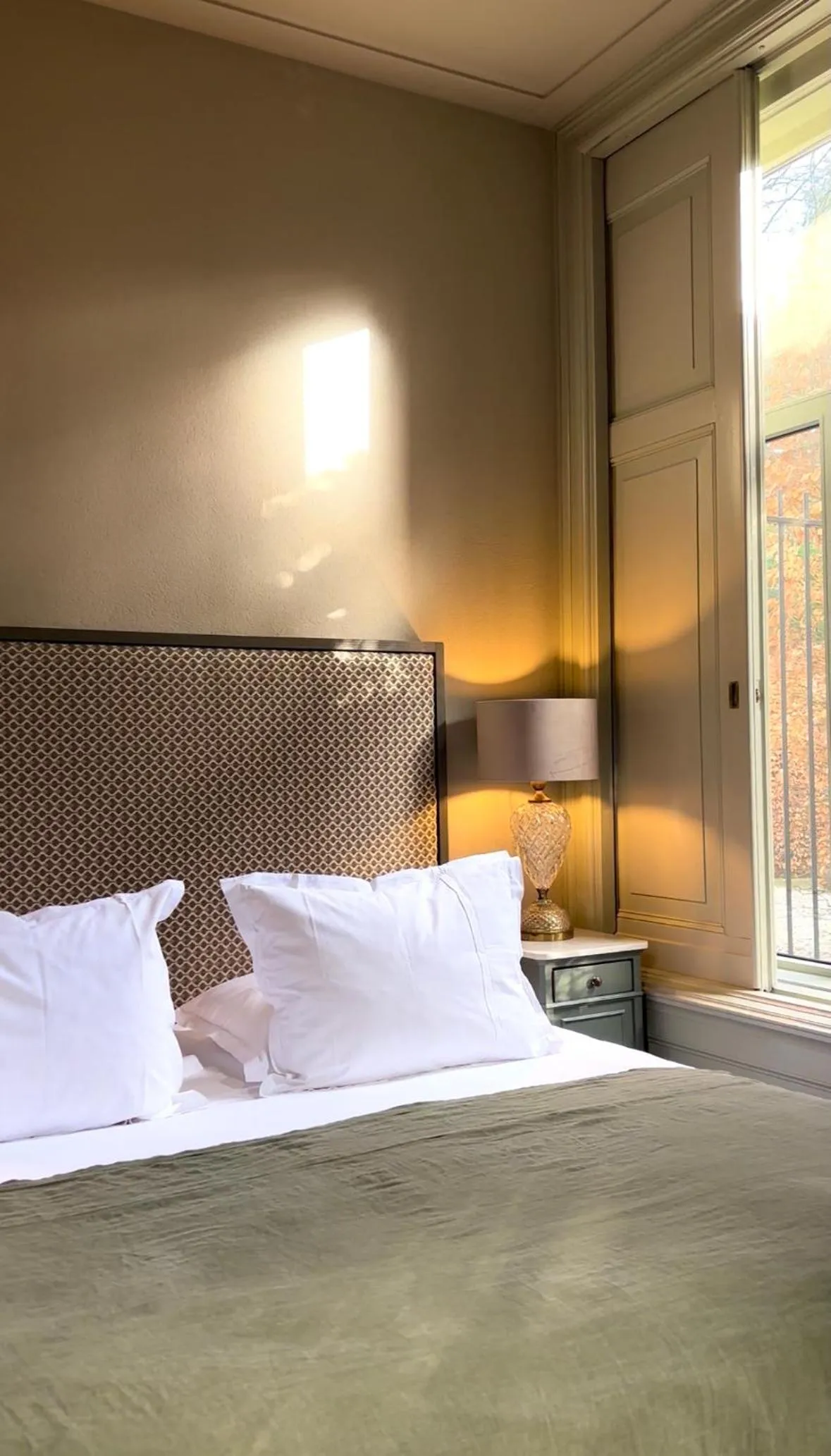 Bed in Boutique hotel Villa Trompenberg