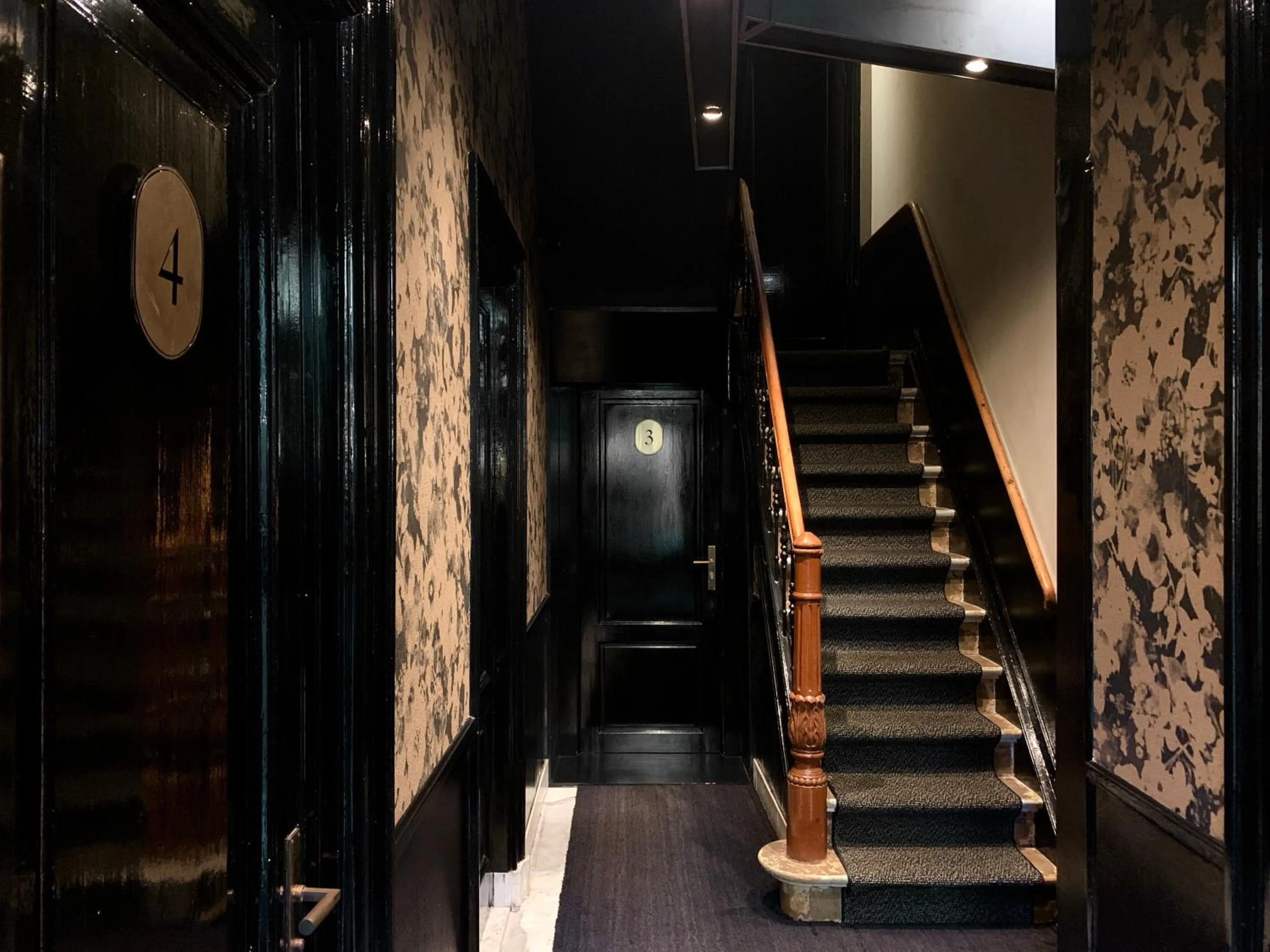 acessibility in Boutique hotel Villa Trompenberg