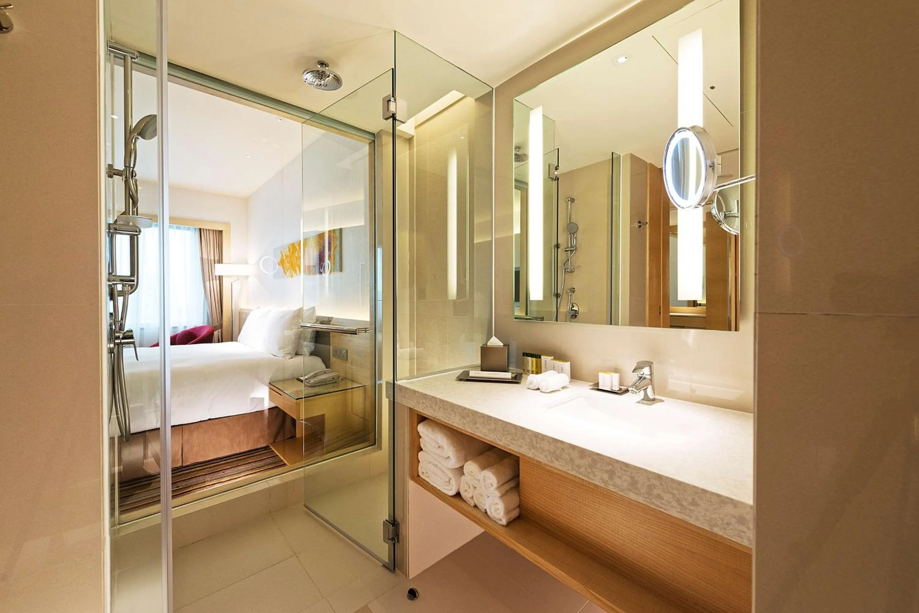 Bathroom, Bed in DoubleTree by Hilton Johor Bahru