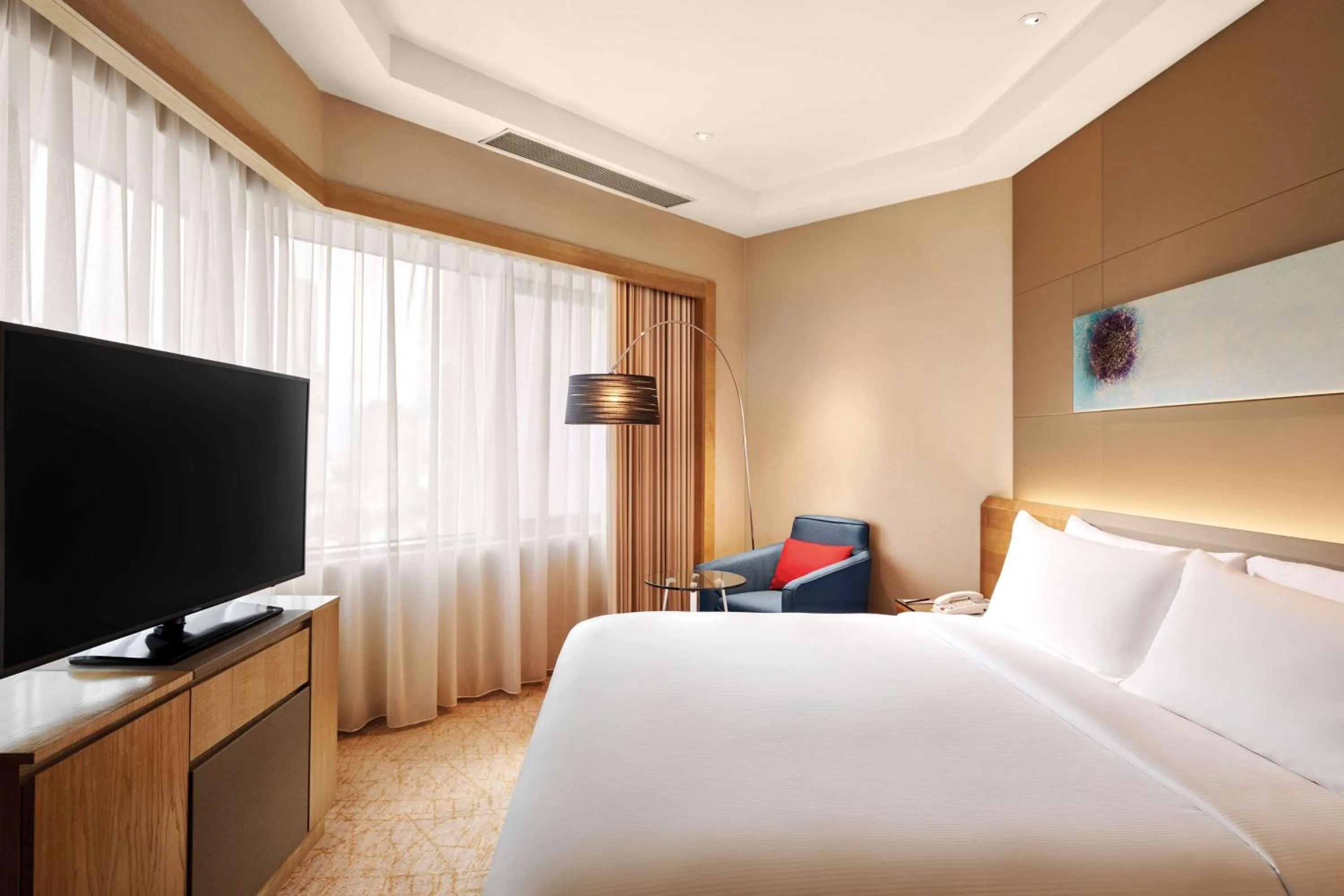 Living room, Bed in DoubleTree by Hilton Johor Bahru