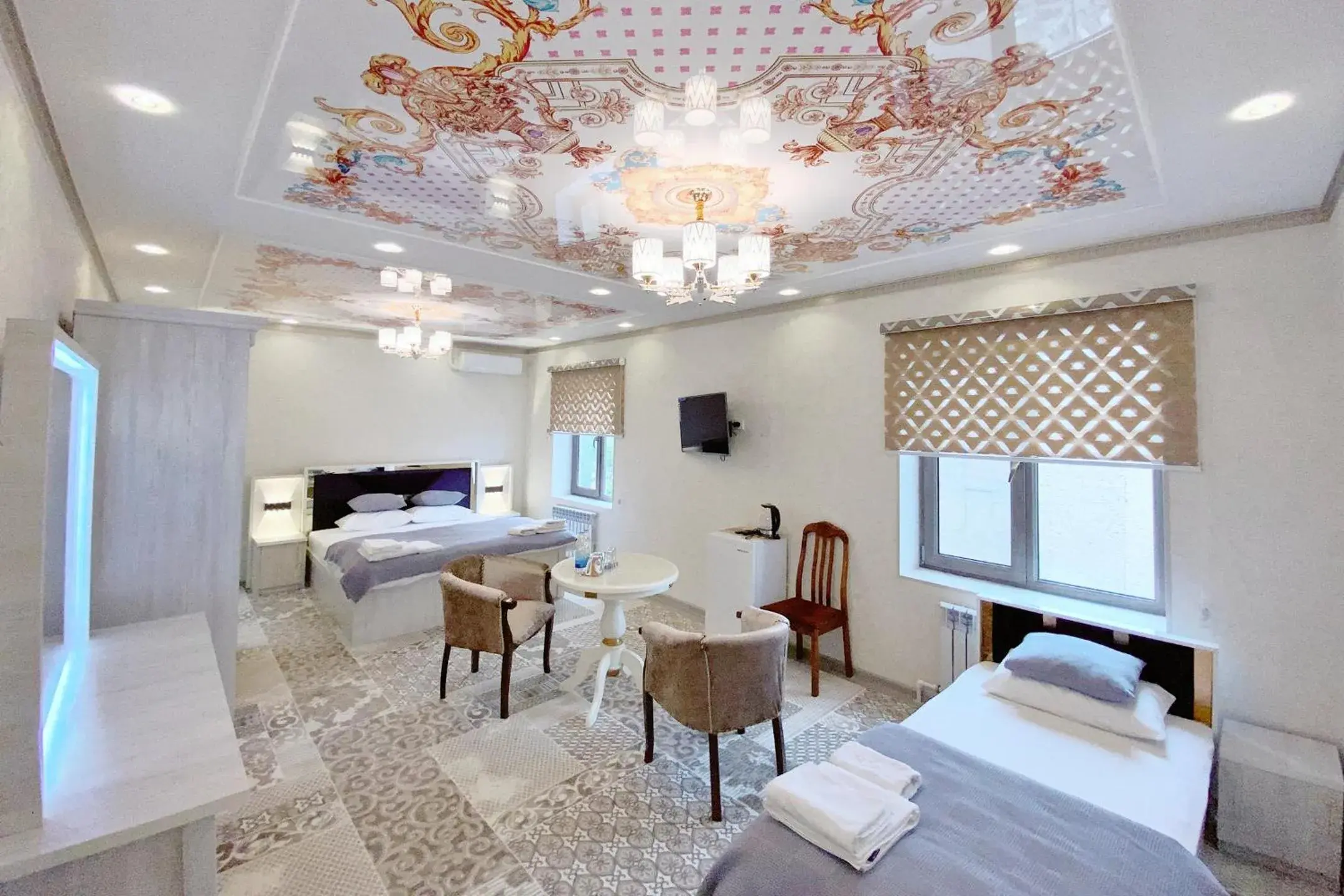 Suite in NANOSH EAST HOTEL Suite in NANOSH EAST HOTEL