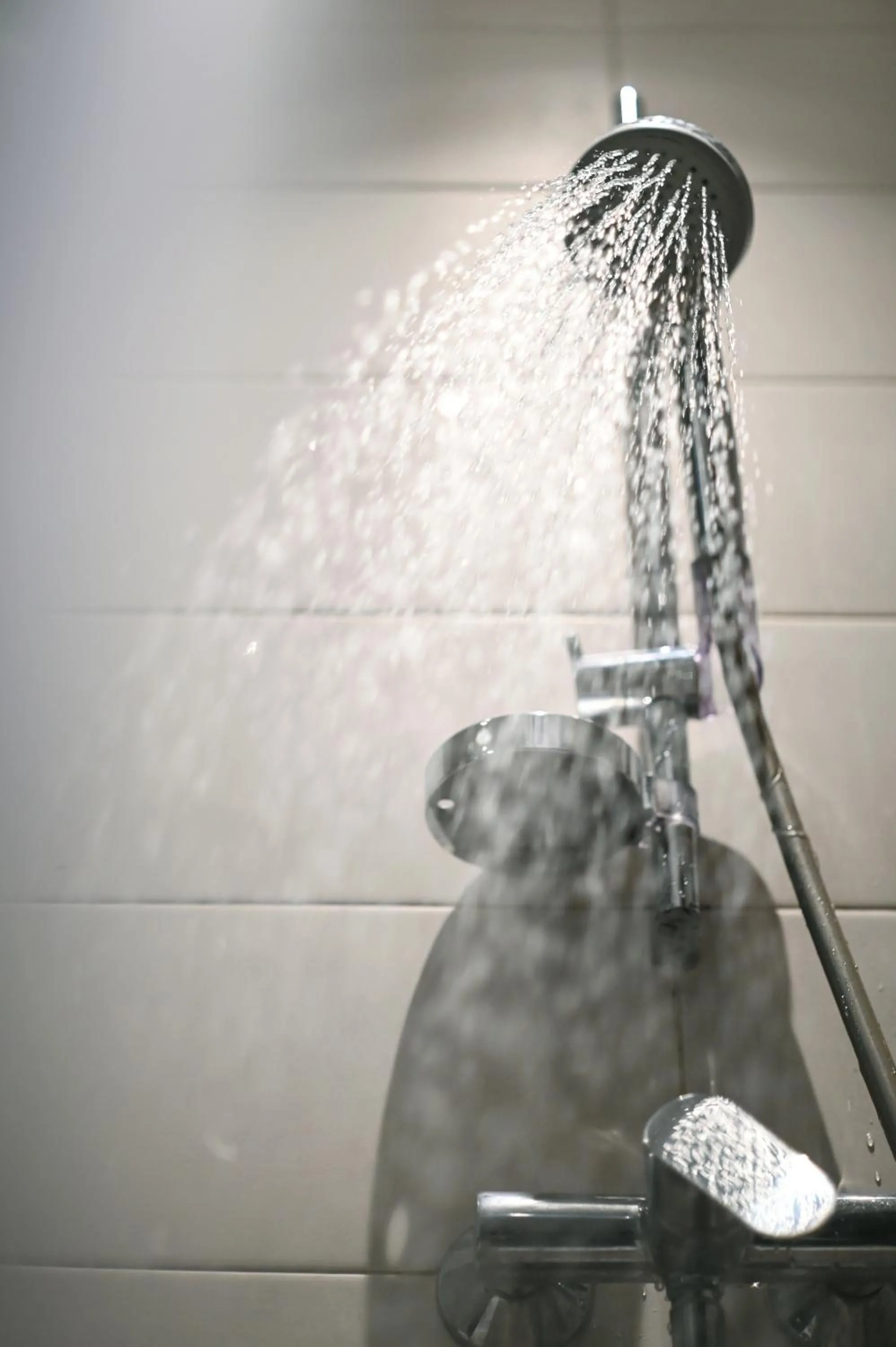 Shower in Miers Kuningan, ARTOTEL Curated