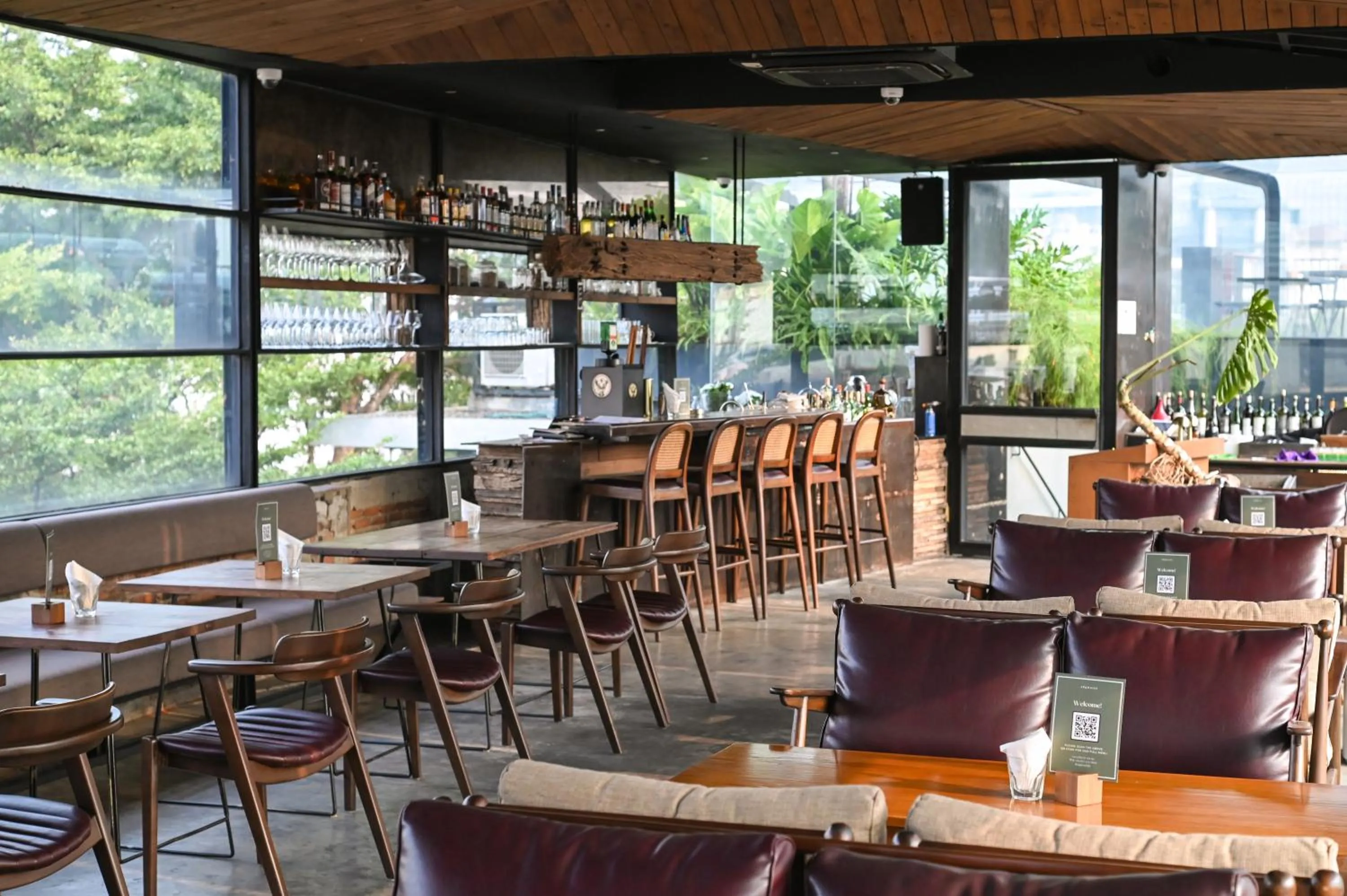 Restaurant/places to eat in Miers Kuningan, ARTOTEL Curated