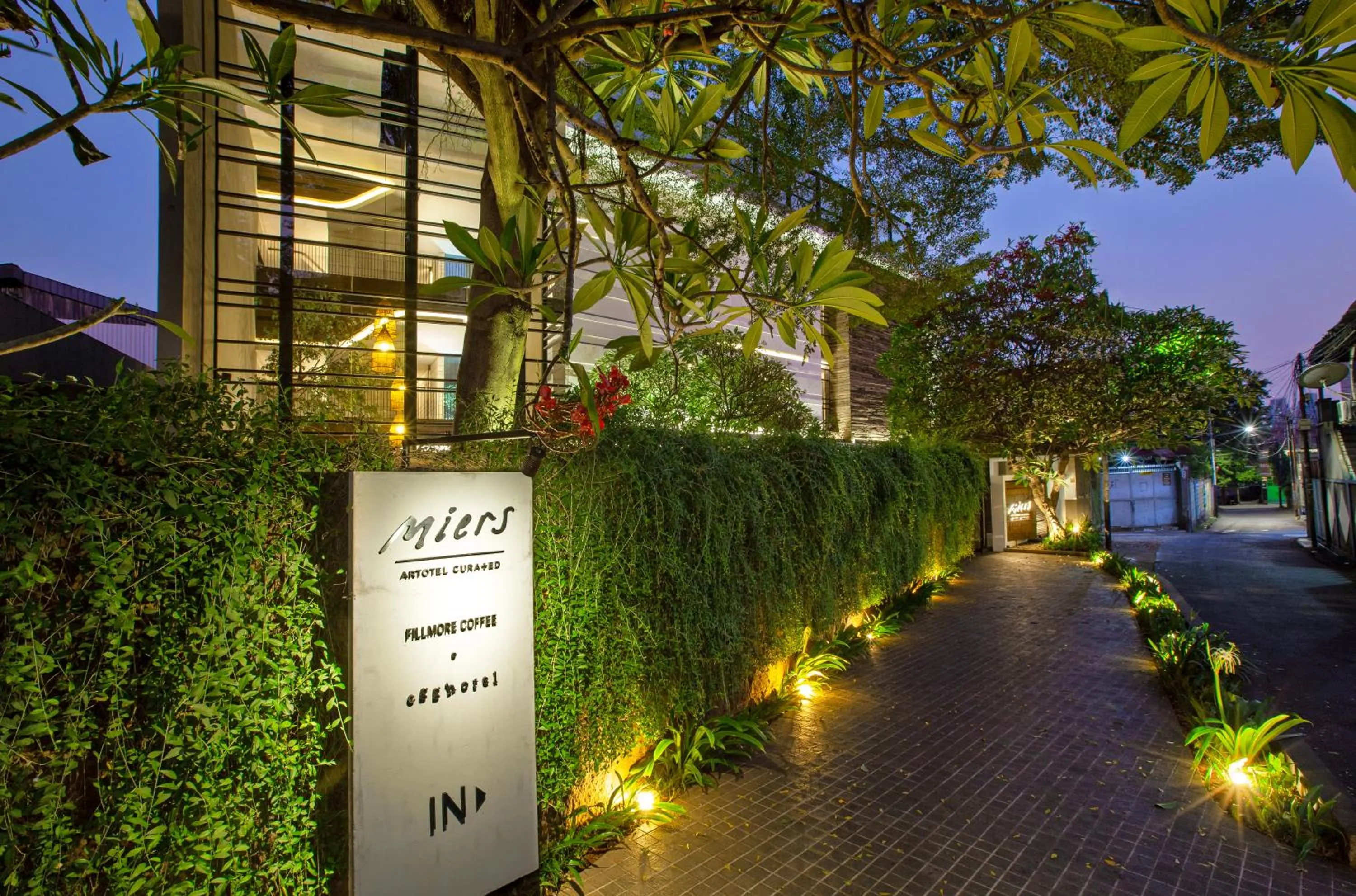 Facade/entrance in Miers Kuningan, ARTOTEL Curated