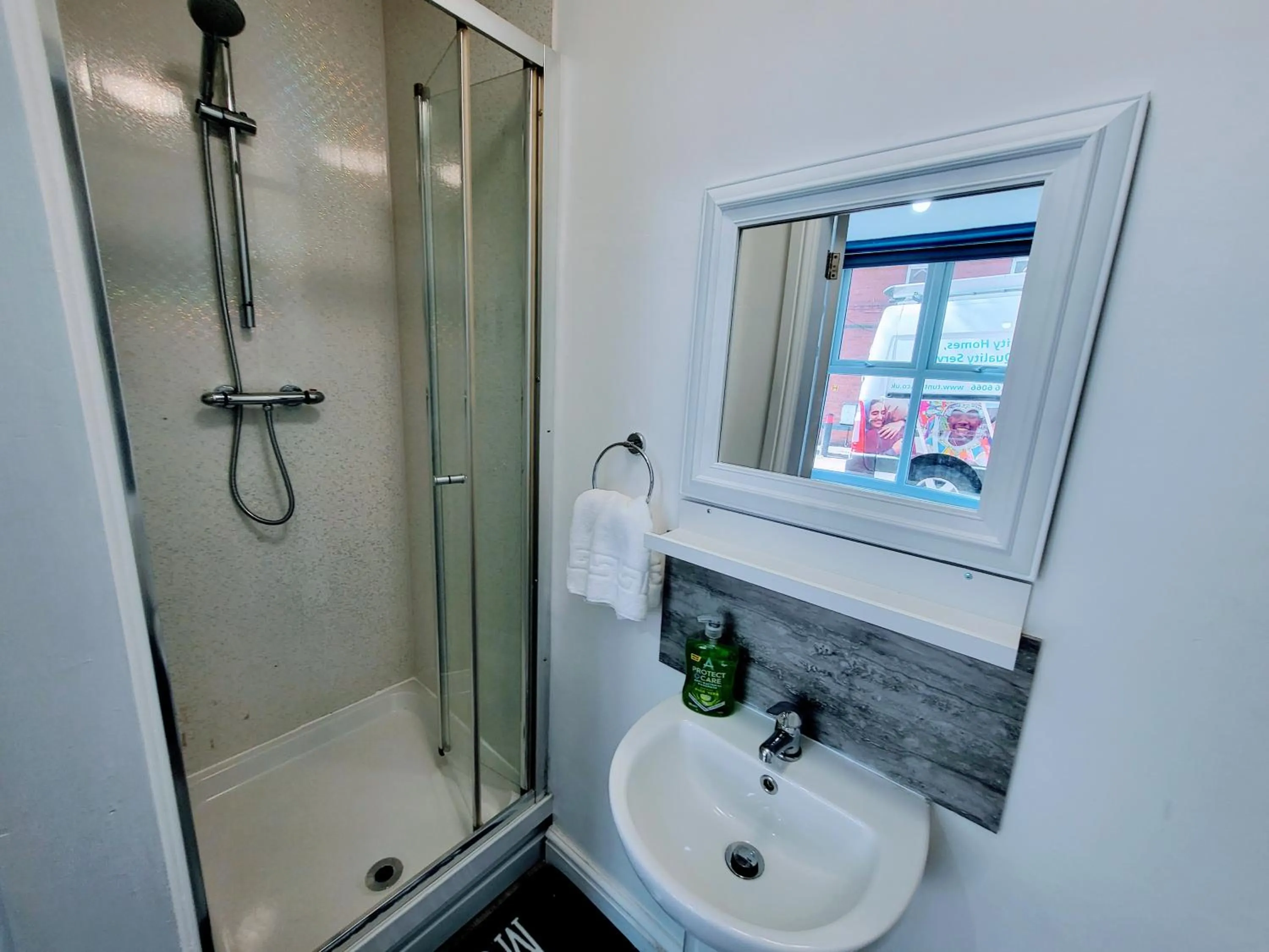 Shower in Berridge Solo Stays - NG7