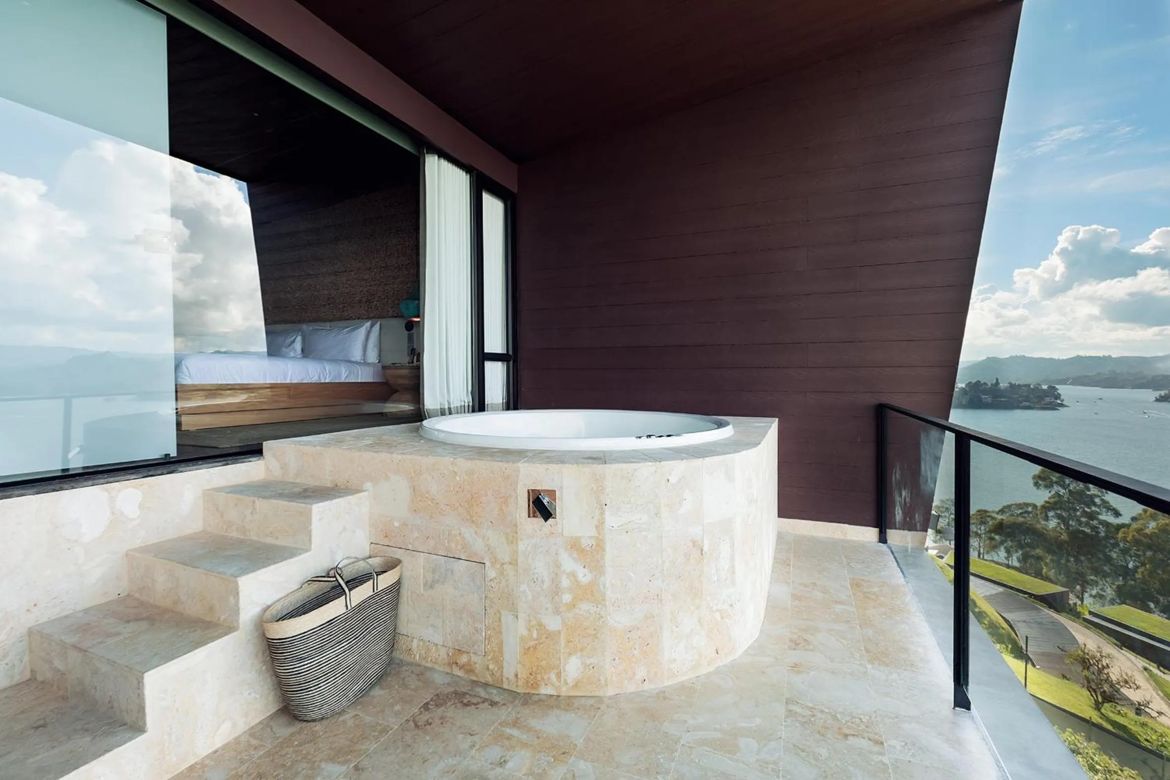 Hot Tub in The Brown, Guatape, Autograph Collection