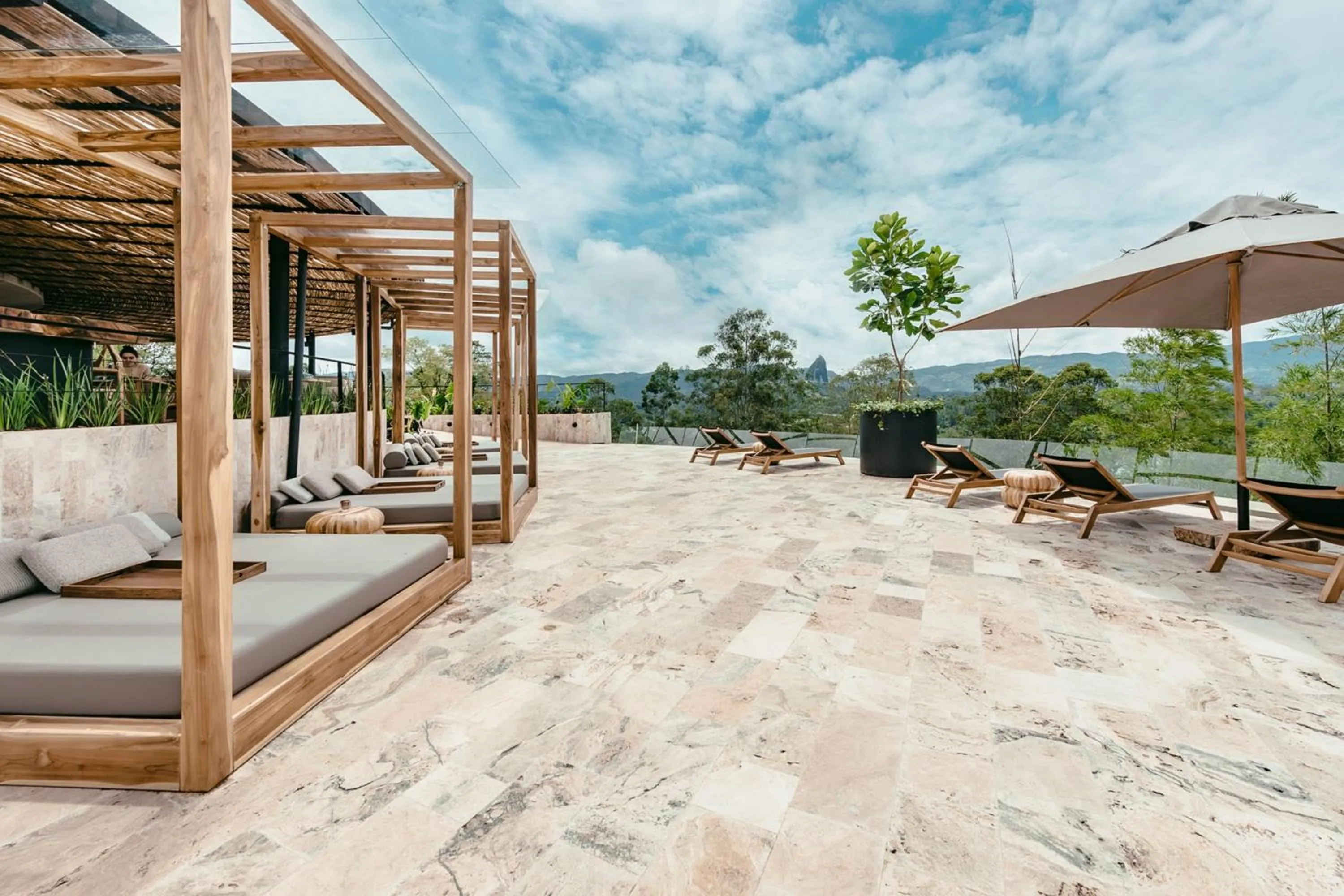 Photo of the whole room in Luxé by The Charlee