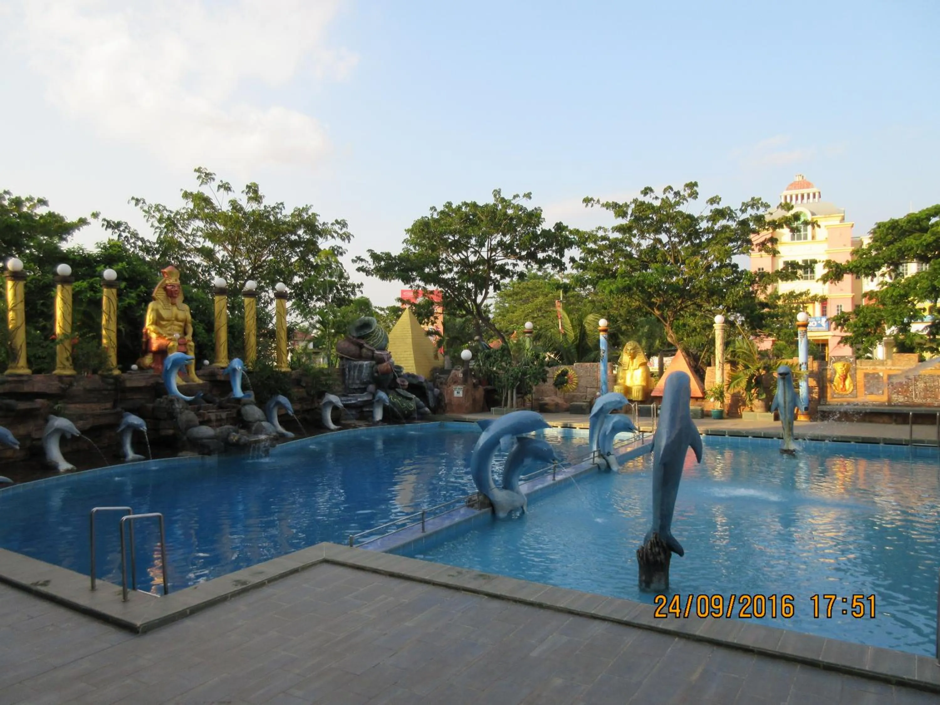 Swimming pool in Hotel 01 Batam