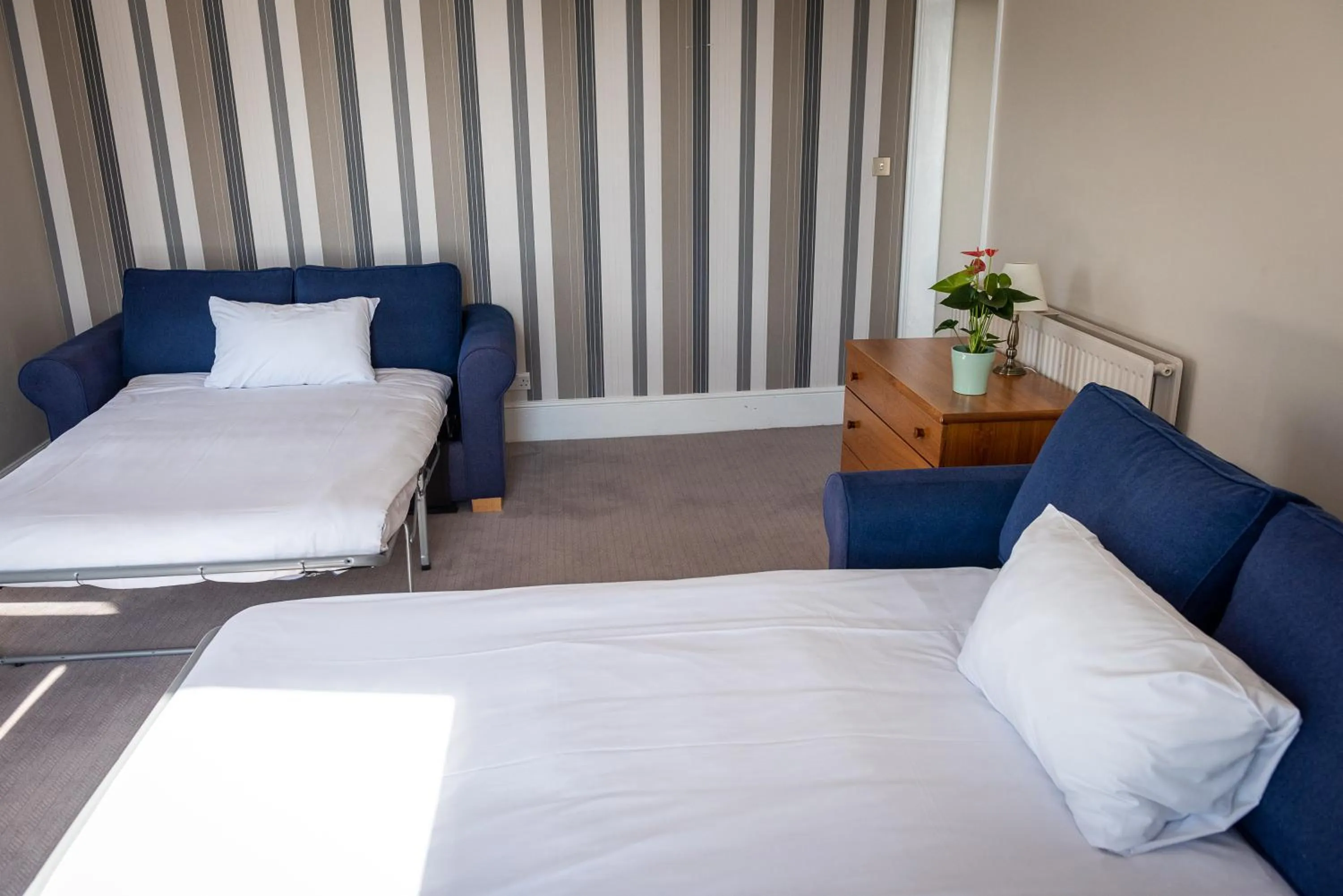 Bed in Queens Hotel & Spa