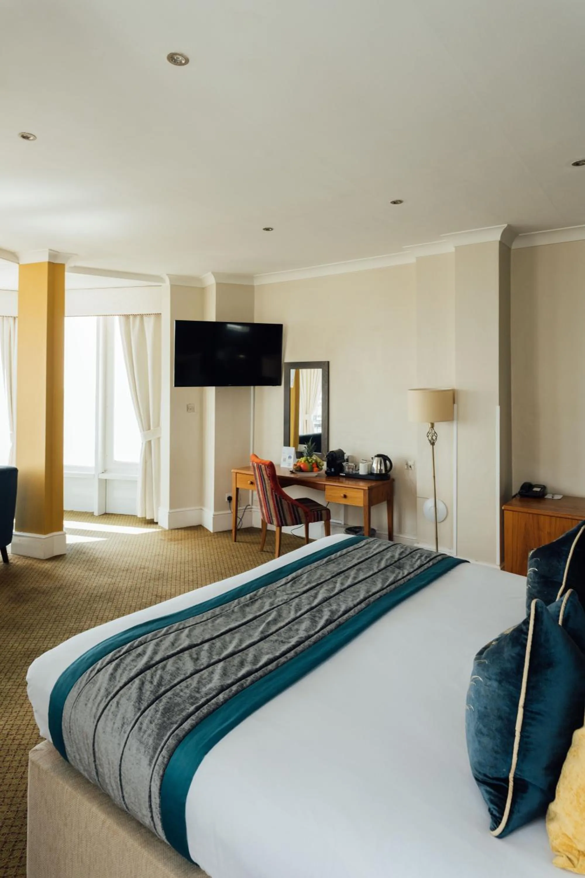 Bed in Queens Hotel & Spa